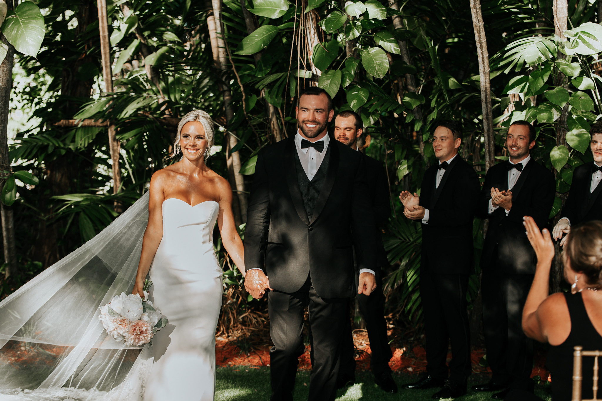 Beautiful wedding in Villa Woodbine. My name is Kate and I am family and wedding photographer