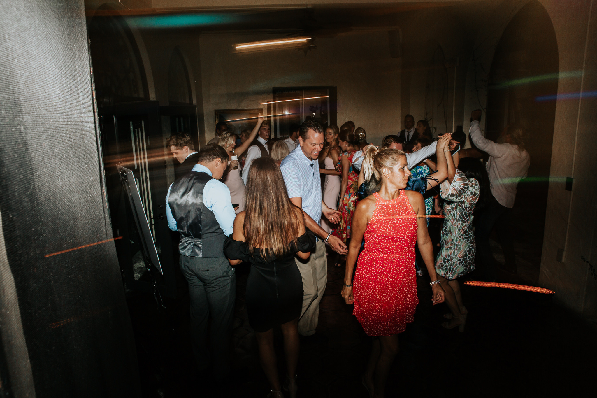 Beautiful wedding in Villa Woodbine. My name is Kate and I am family and wedding photographer