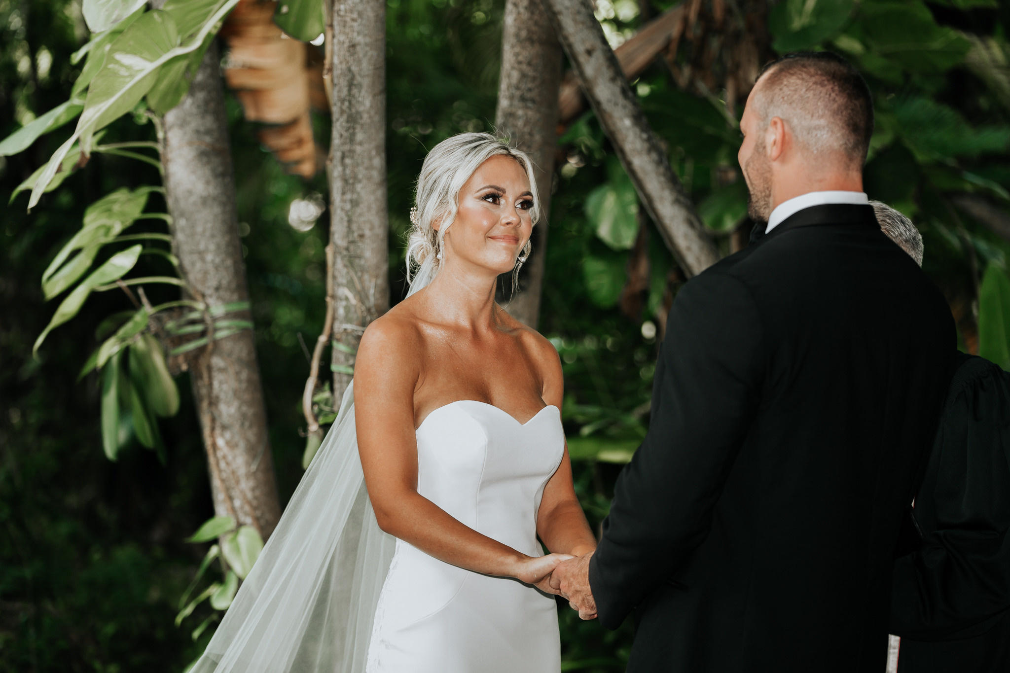 Beautiful wedding in Villa Woodbine. My name is Kate and I am family and wedding photographer