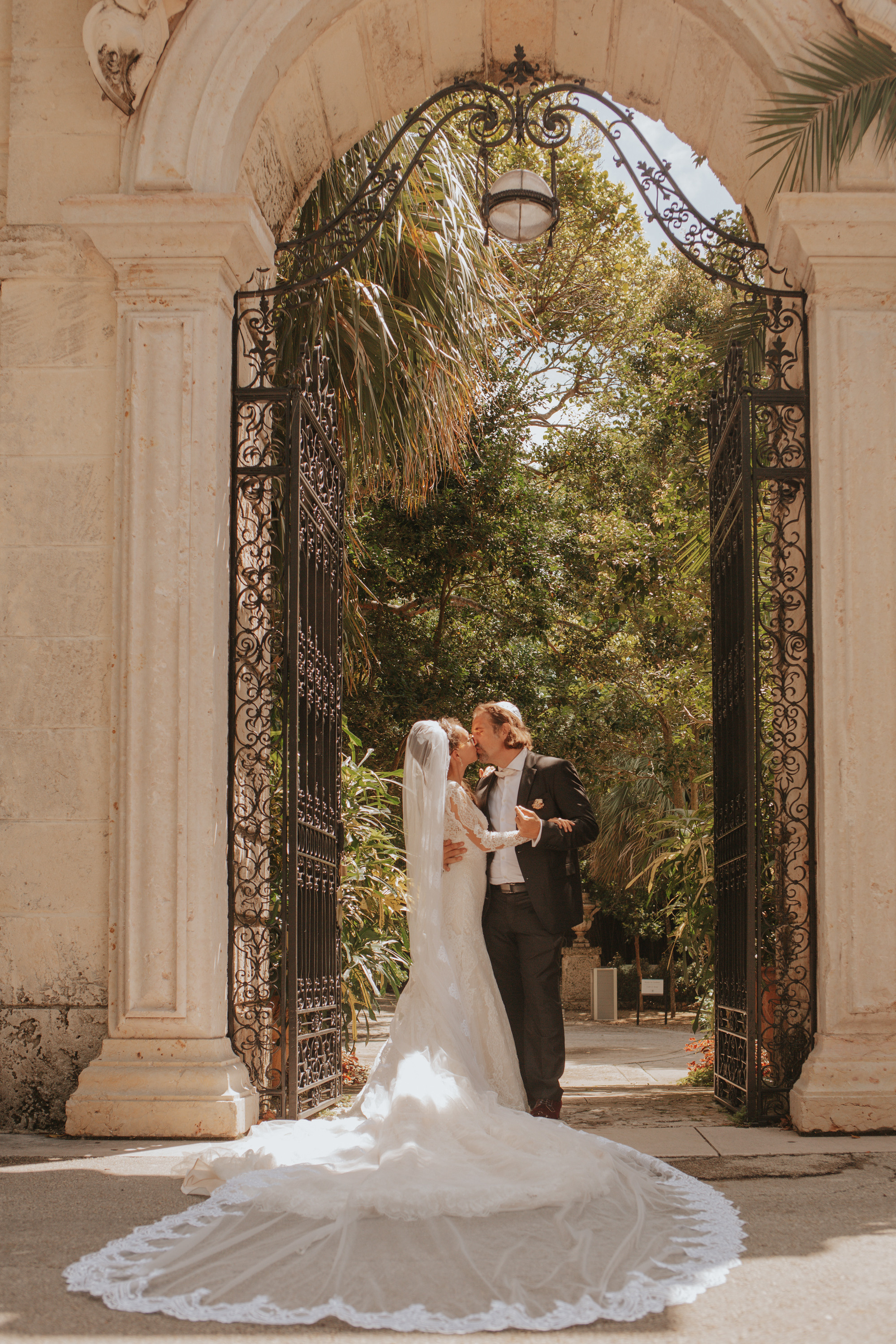 JEWISH WEDDING IN VILLA VIZCAYA. My name is Kate and I am family and wedding photographer