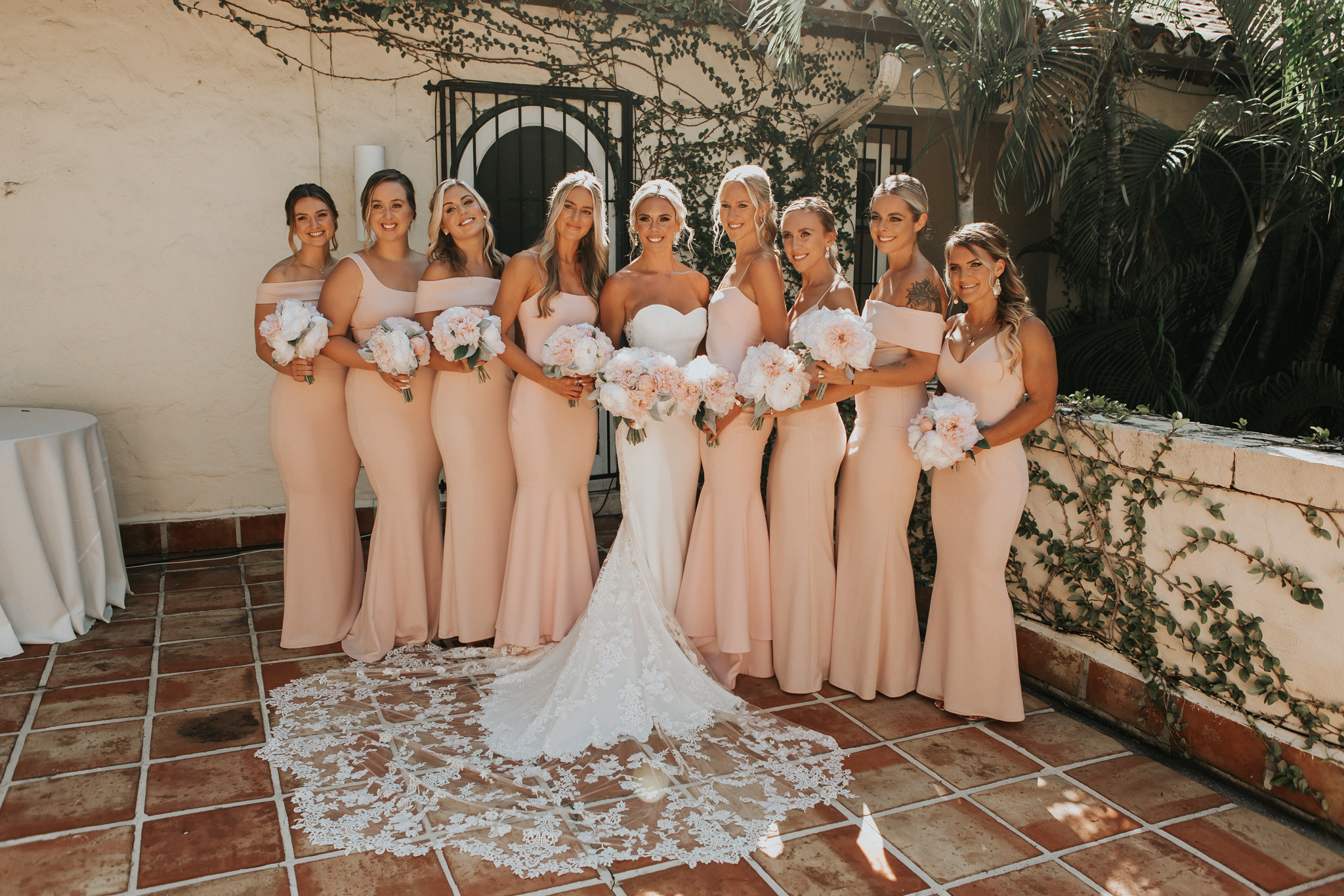 Beautiful wedding in Villa Woodbine. My name is Kate and I am family and wedding photographer