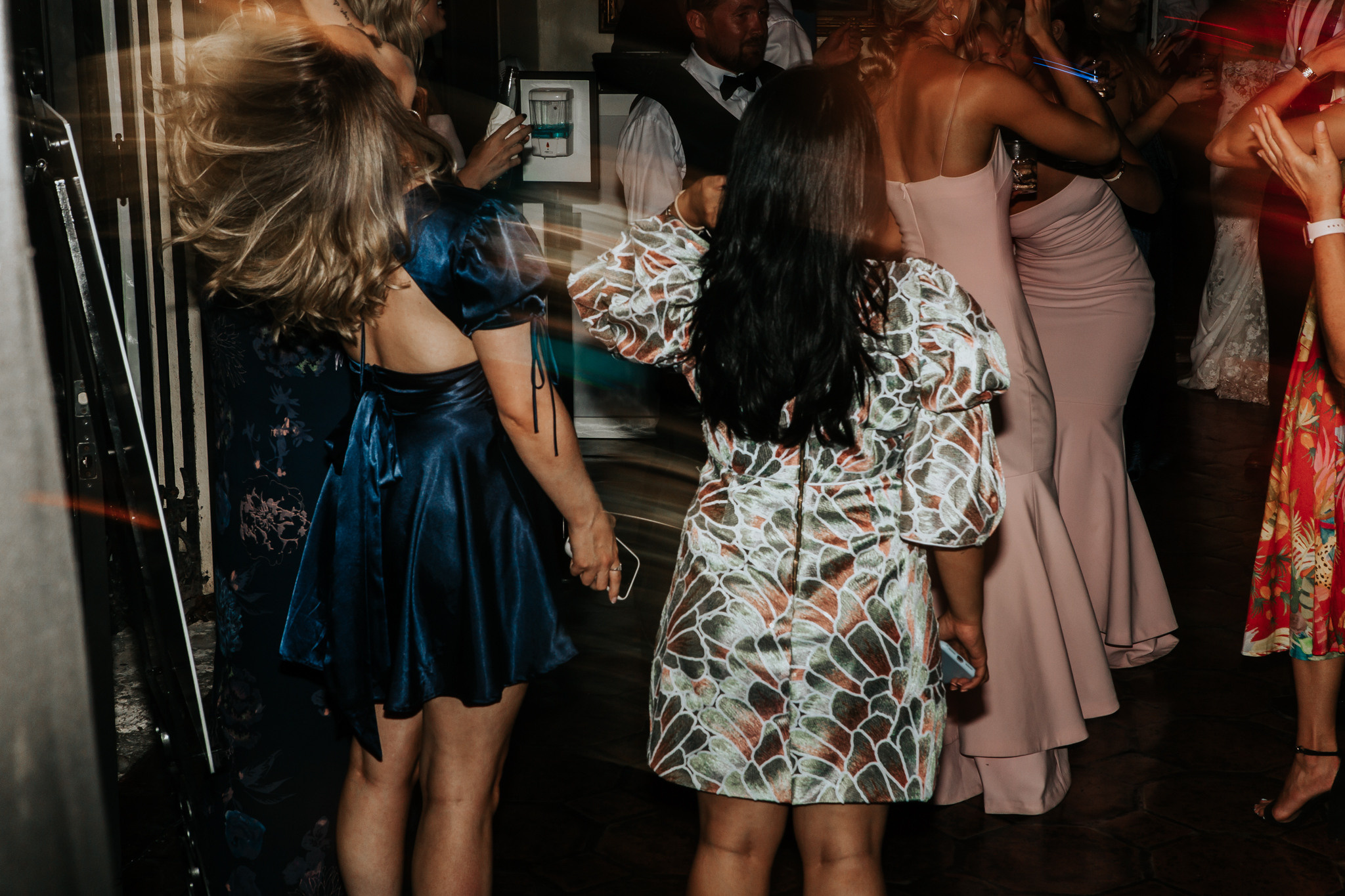 Beautiful wedding in Villa Woodbine. My name is Kate and I am family and wedding photographer