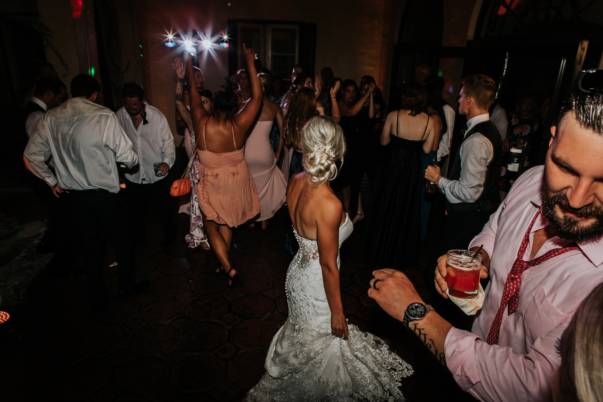 Beautiful wedding in Villa Woodbine. My name is Kate and I am family and wedding photographer