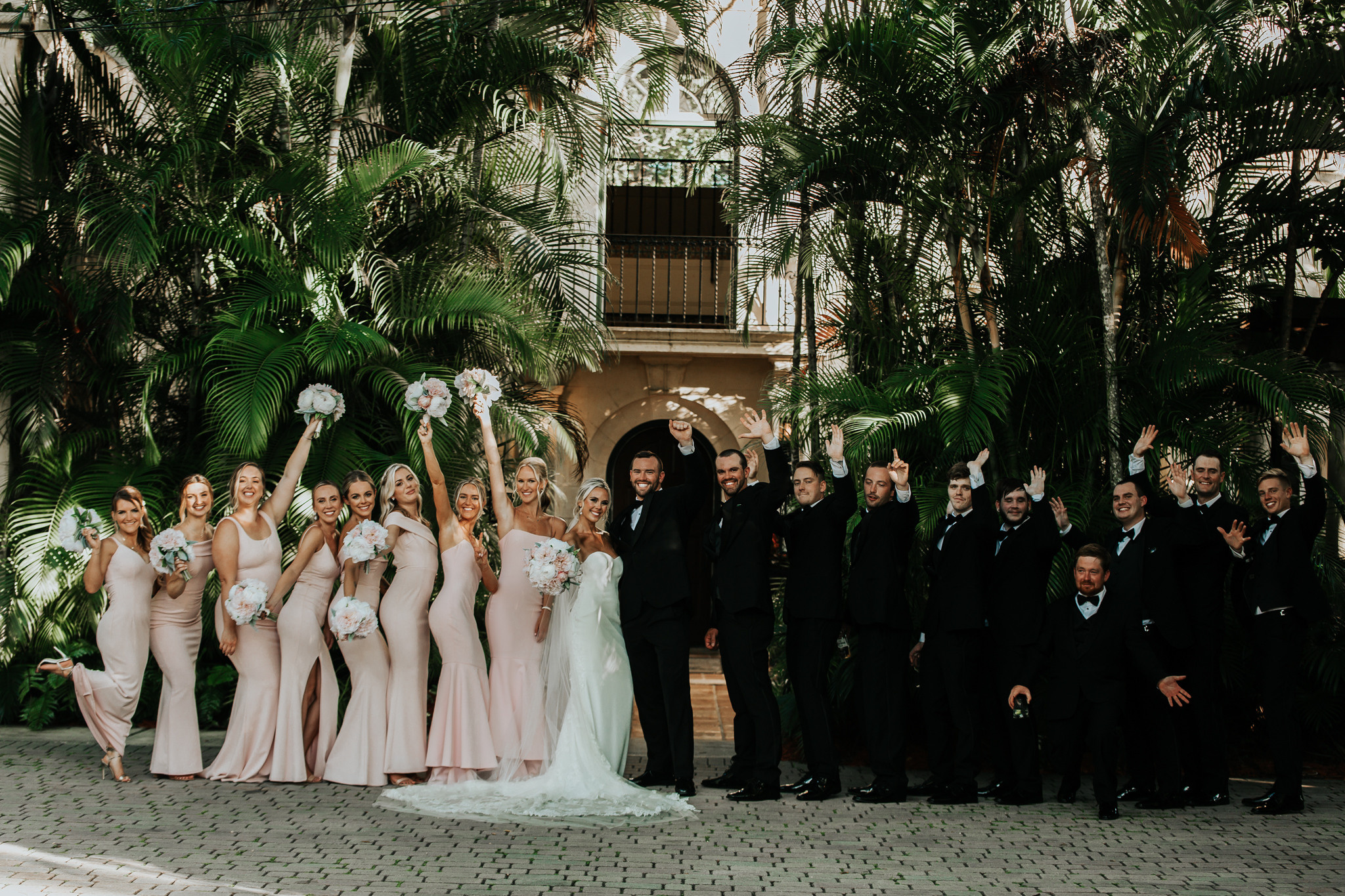 Beautiful wedding in Villa Woodbine. My name is Kate and I am family and wedding photographer