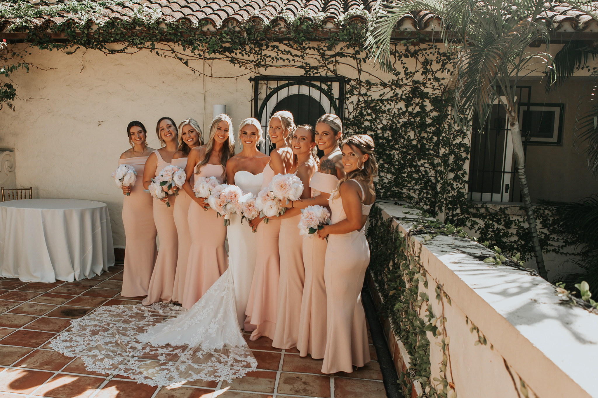 Beautiful wedding in Villa Woodbine. My name is Kate and I am family and wedding photographer