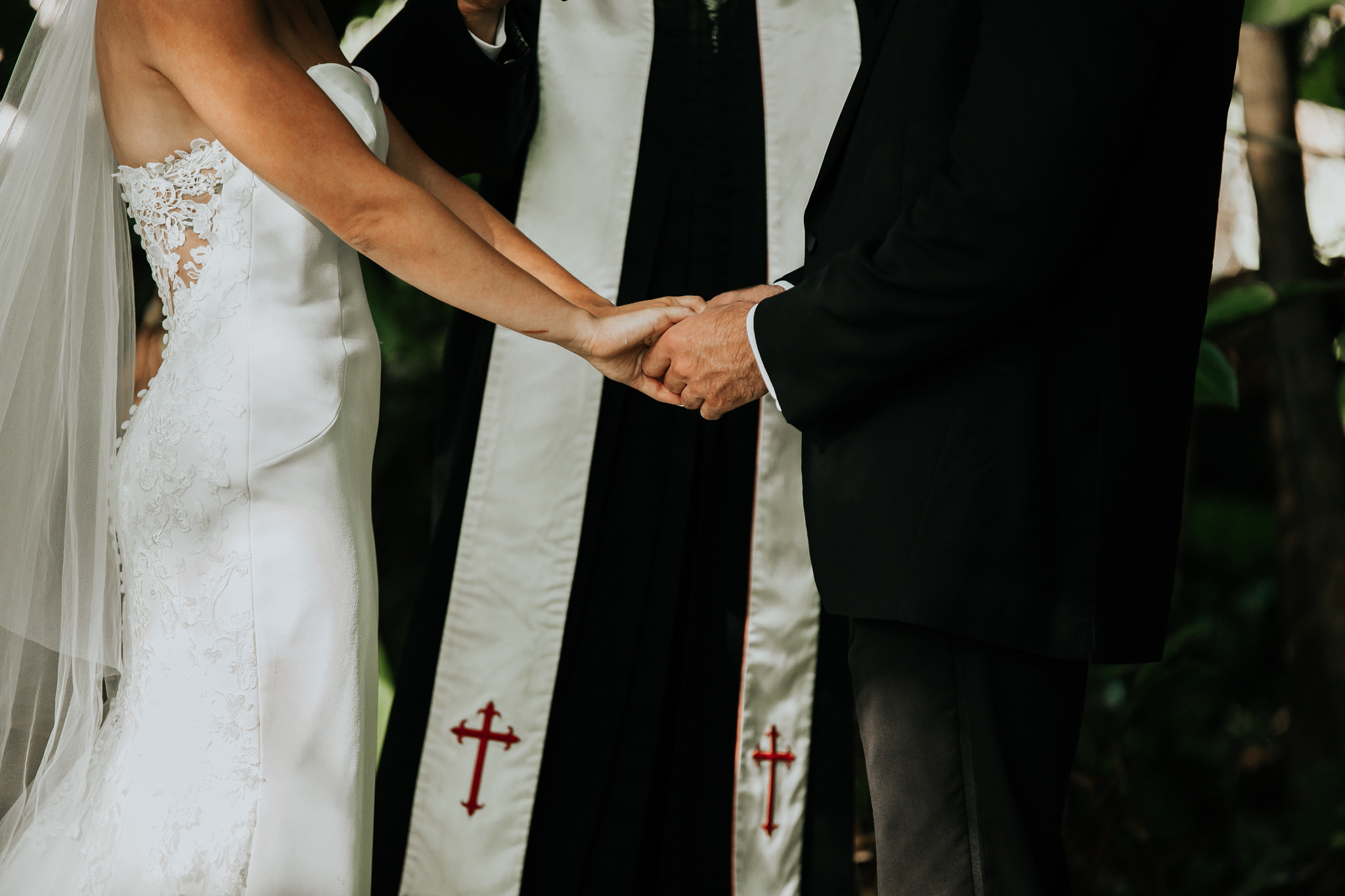 Beautiful wedding in Villa Woodbine. My name is Kate and I am family and wedding photographer