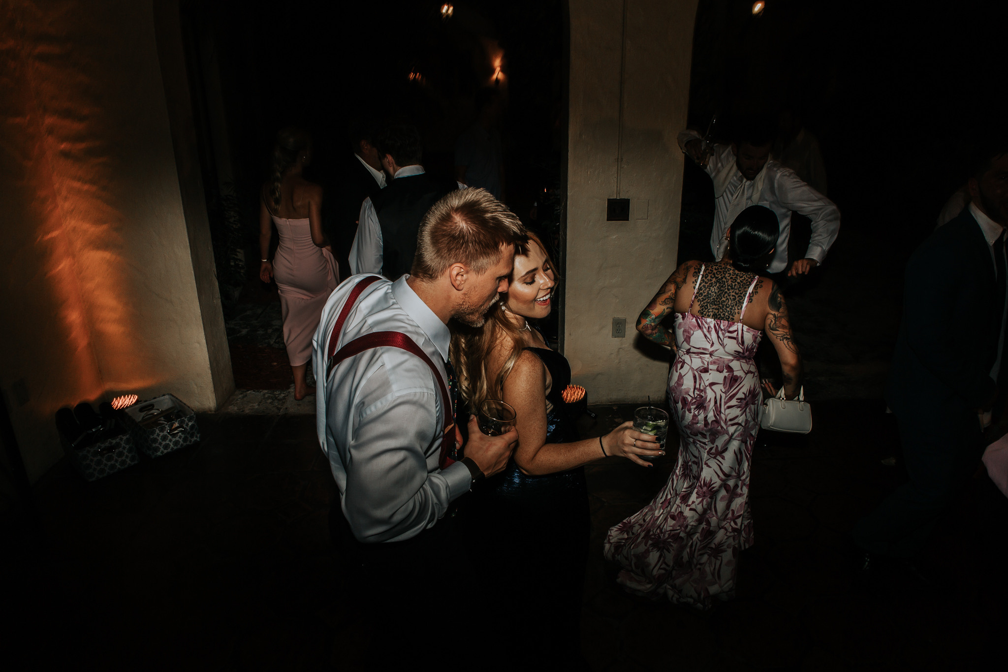 Beautiful wedding in Villa Woodbine. My name is Kate and I am family and wedding photographer