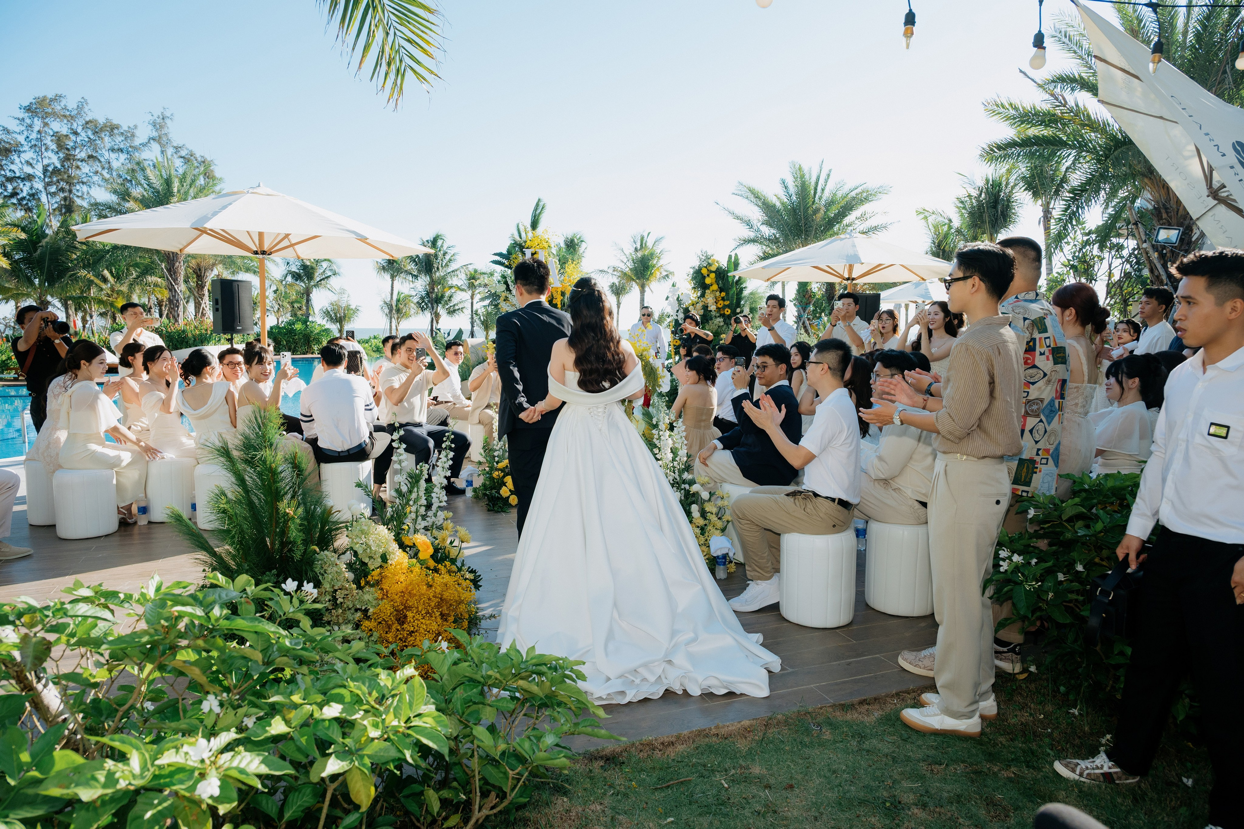 DUC HOANG & HUONG ANH / The Vows. Saigon Wedding Present | Art Beyond Moments