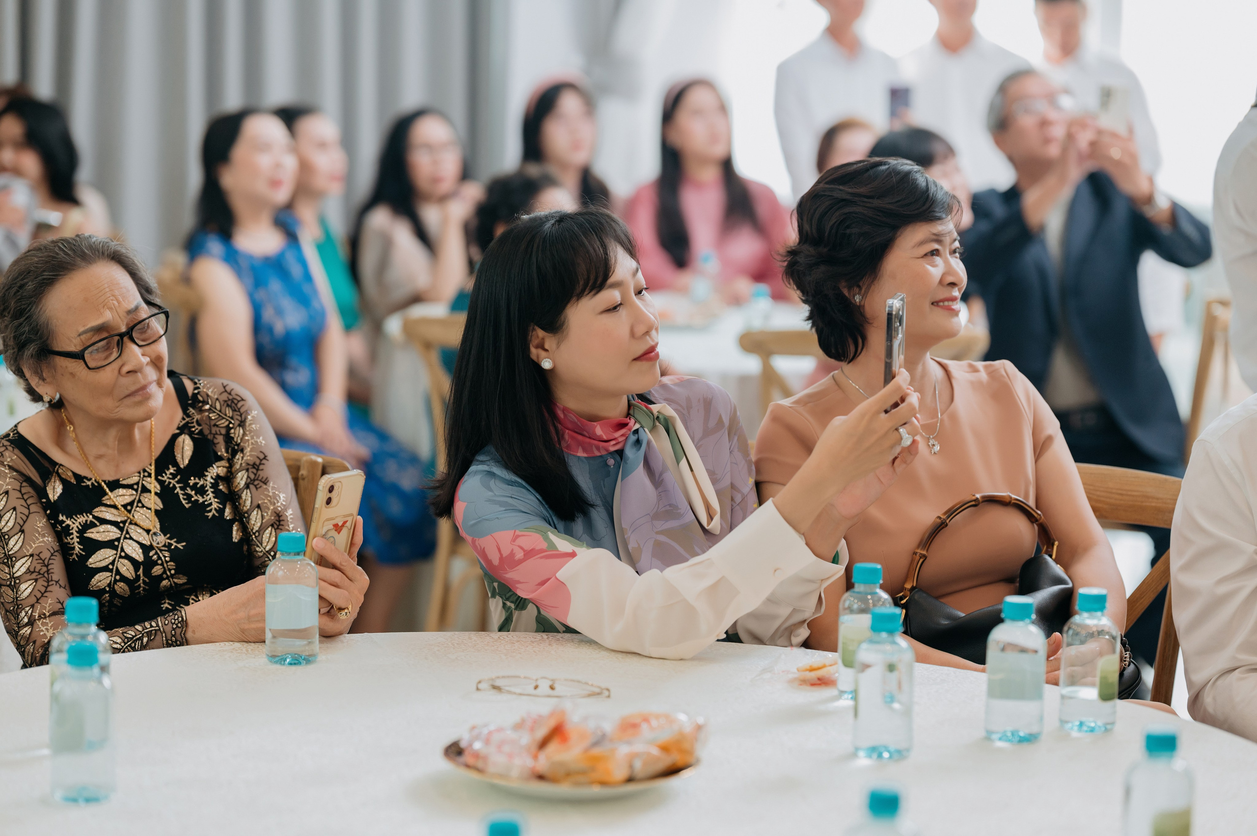 TRINH & MINH / Engagement 11.10.2024. Nhiếp ảnh gia đám cưới hàng đầu tại Thành Phố Hồ Chí Minh