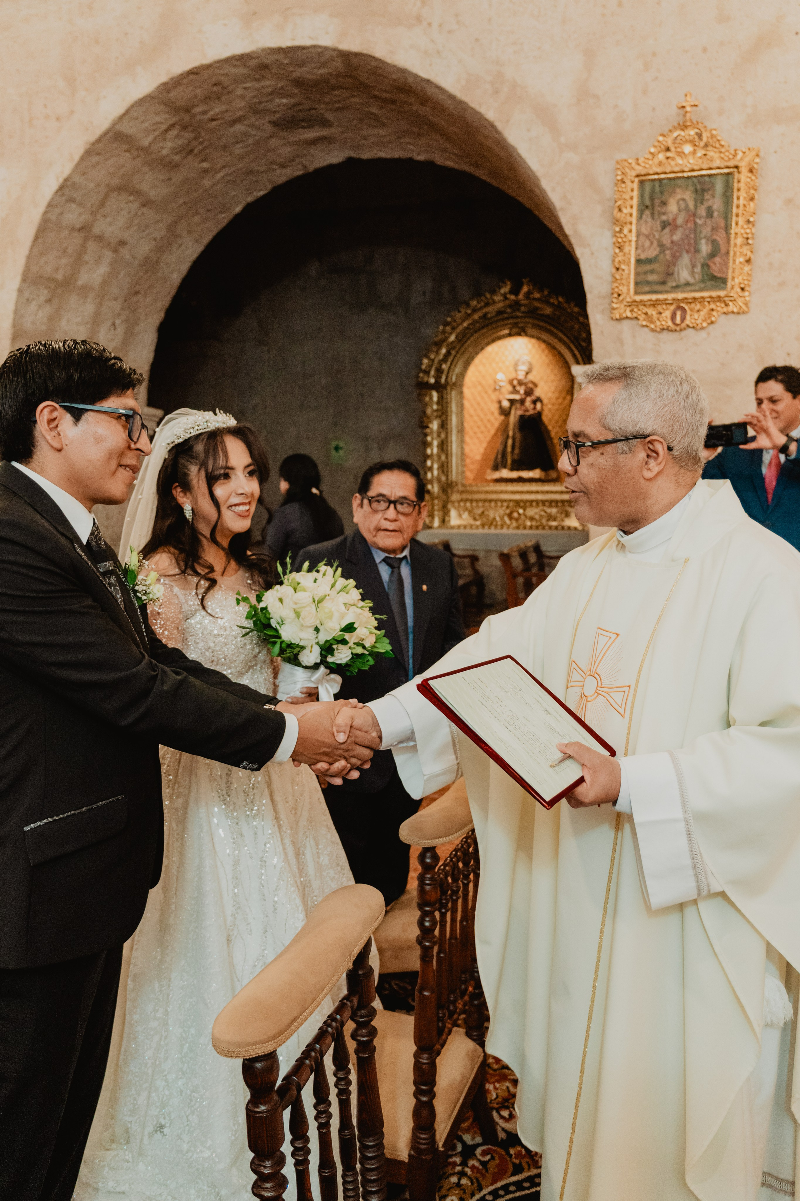 FERNANDO + MARIBEL | BODA RELIGIOSA. Studio KVTA | Fotografía y Video de Bodas en Arequipa