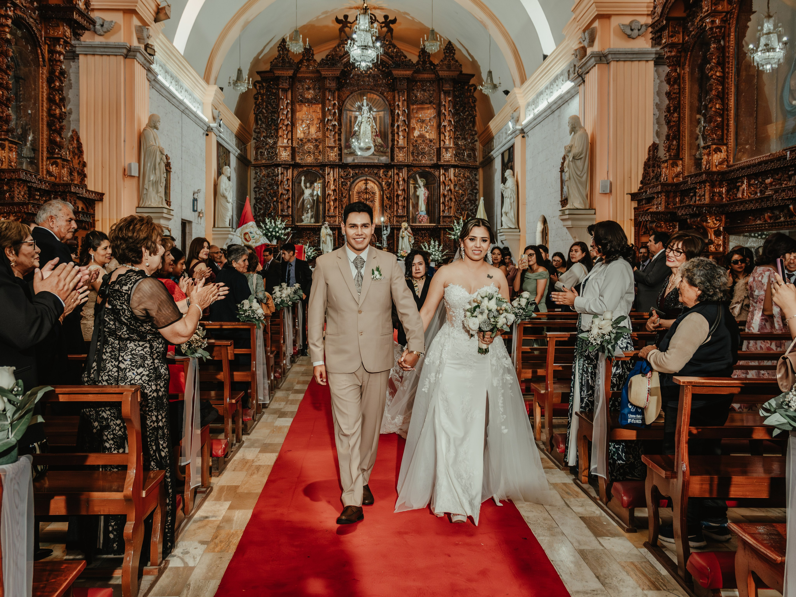 CARLA Y MARIO BODA RELIGIOSA. Studio KVTA | Fotografía y Video de Bodas en Arequipa
