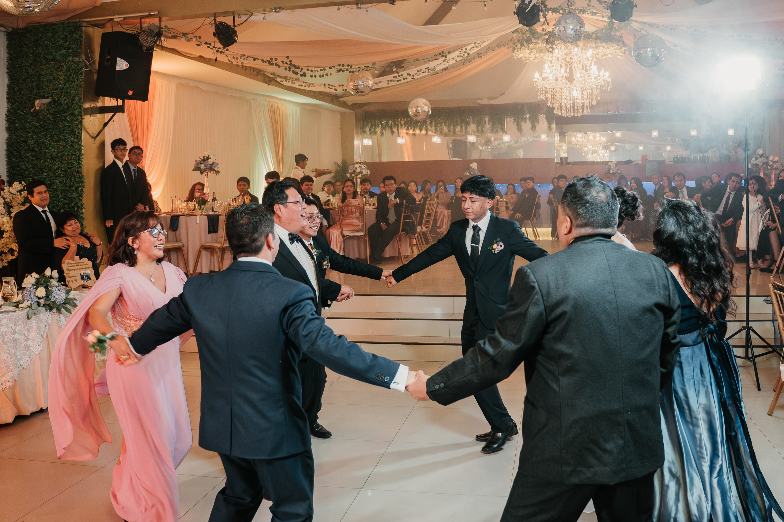ALEJANDRA + RODRIGO BODA RELIGIOSA. Studio KVTA | Fotografía y Video de Bodas en Arequipa