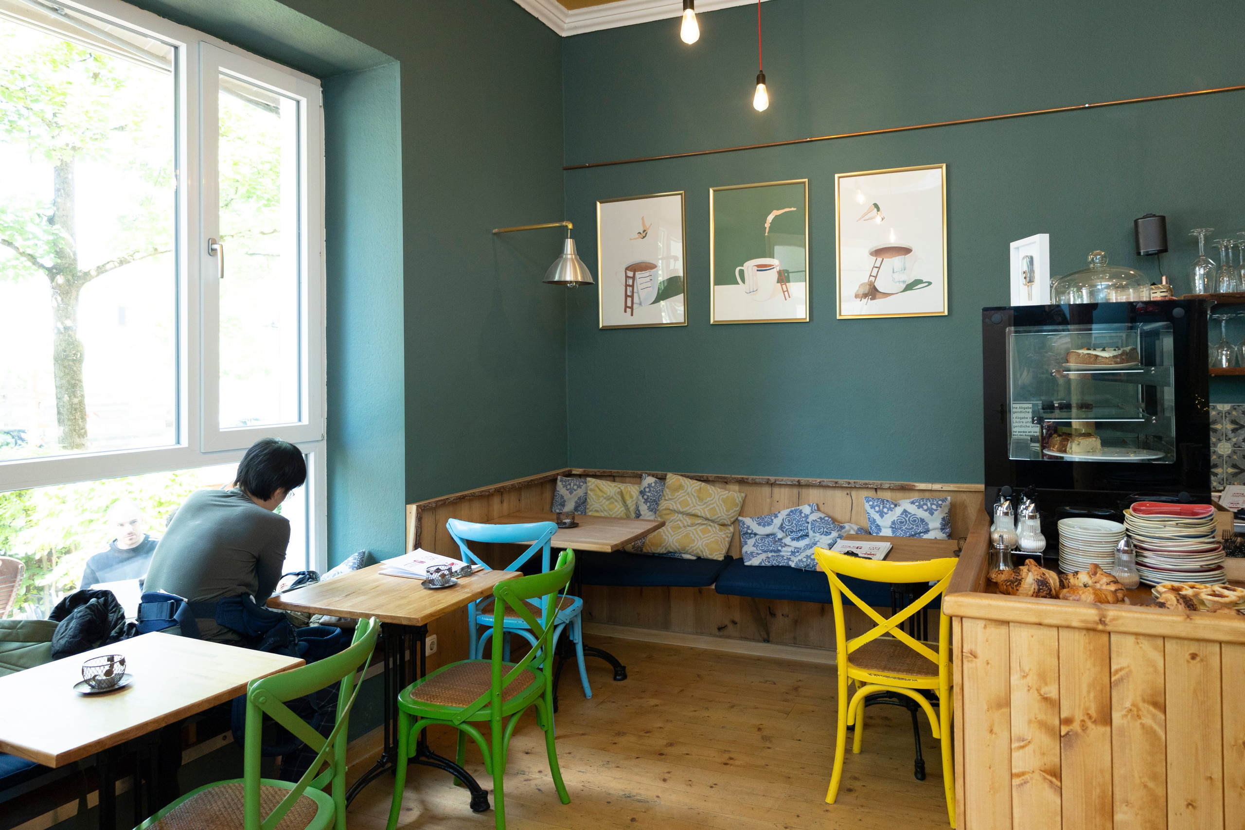 Cafe. Photographer in Munich