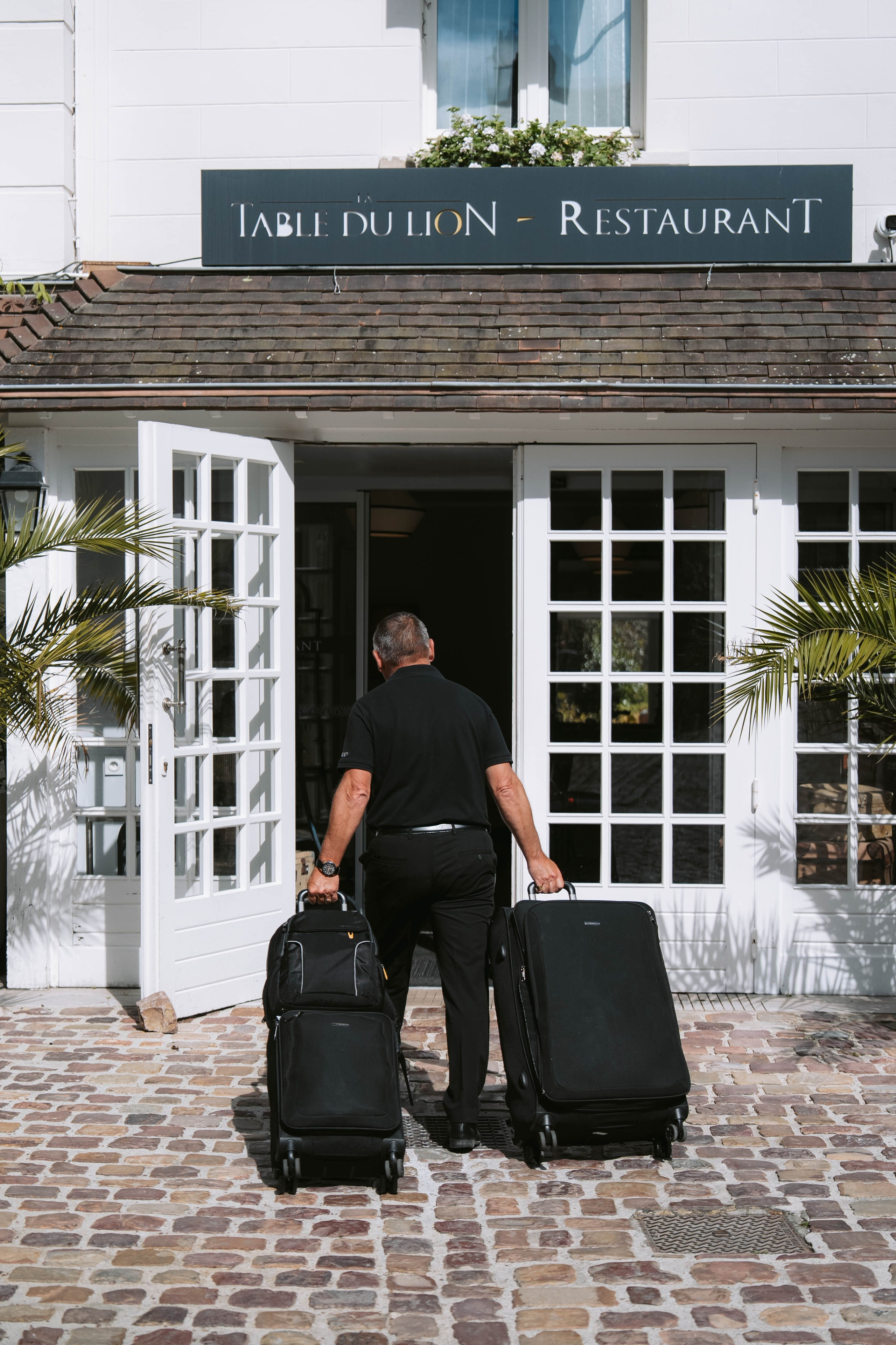 Hôtel Lion d’Or. Weeding photographer / event / portrait