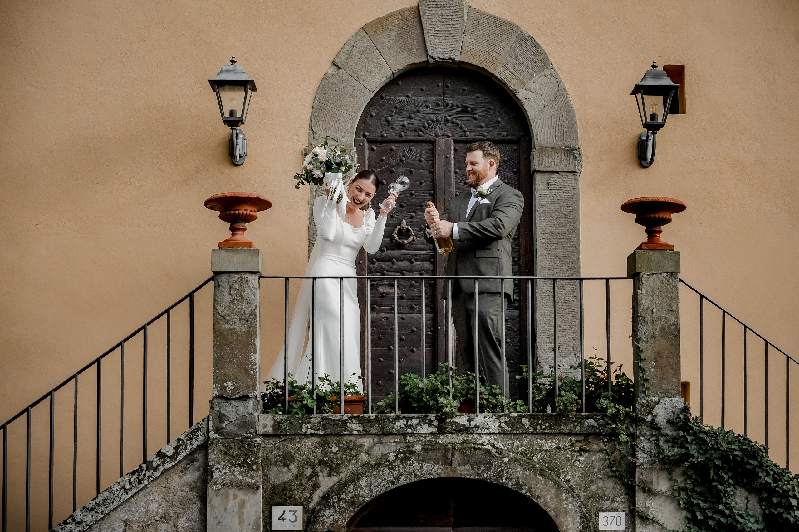 Elopment in Cortona. Villa Falconiere. Wedding Photographer in Italy
