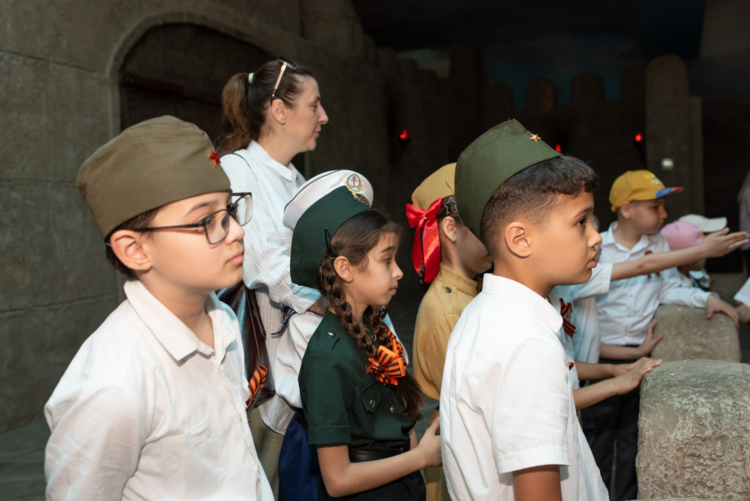 Вечный огонь 2"А» класс. Ваш фотограф в Ашхабаде Гамлет Осипов