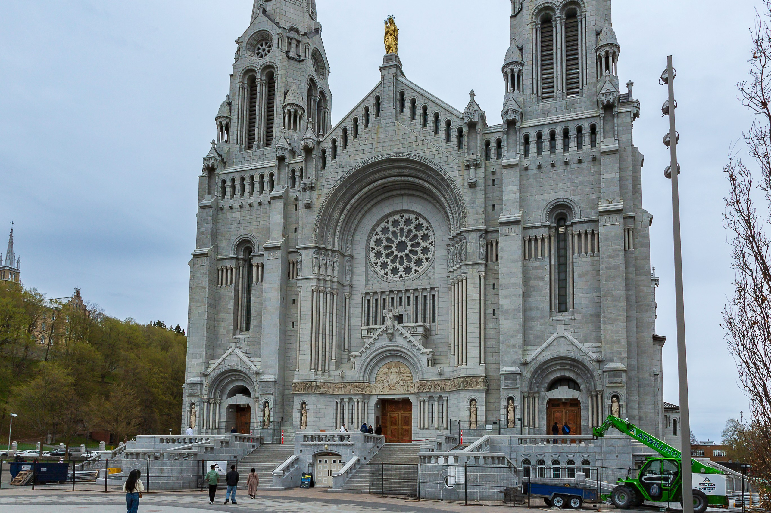 Sainte Anne de Beaupre et Quebec. Studioplaza8