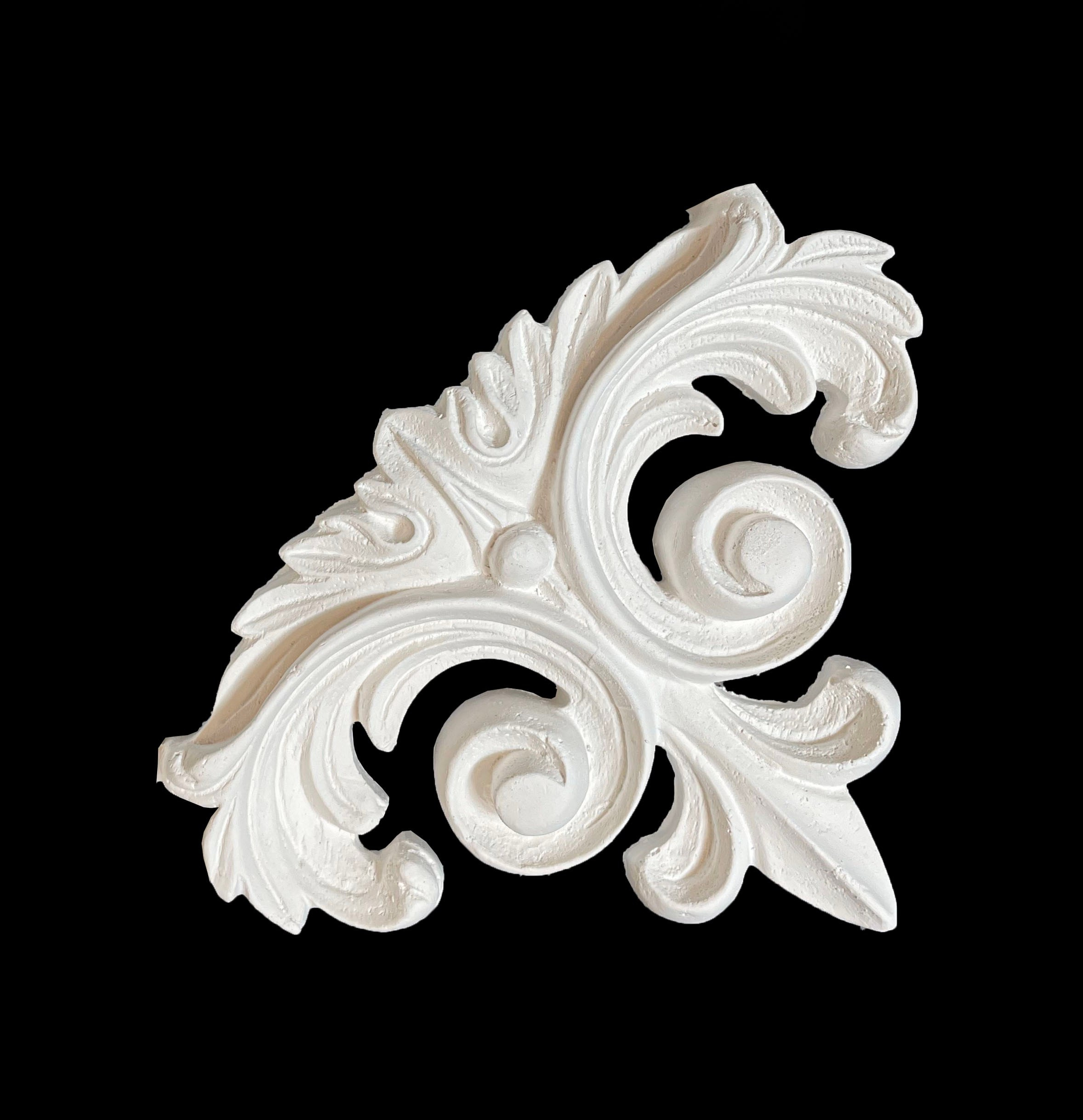 Corners. Plaster molding