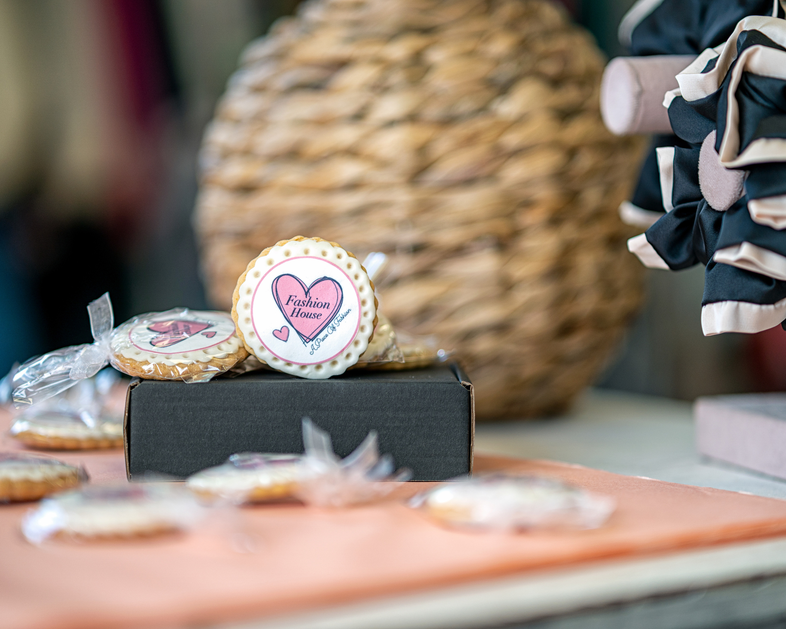 Магазин FASHION HOUSE. Професионален фотограф в Пловдив и областта