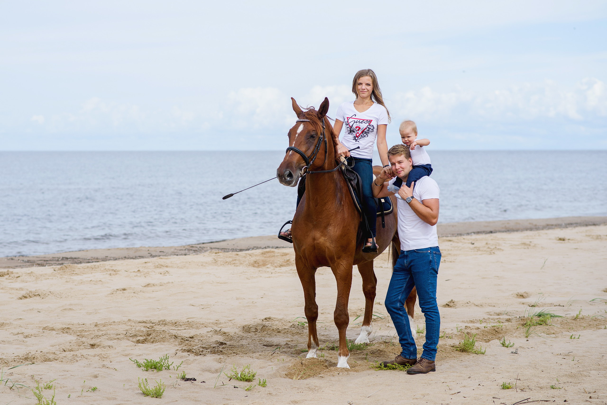 Ģimenes pastaiga. Kāzu un ģimenes fotogrāfs Rīgā Sergejs Getņikovs