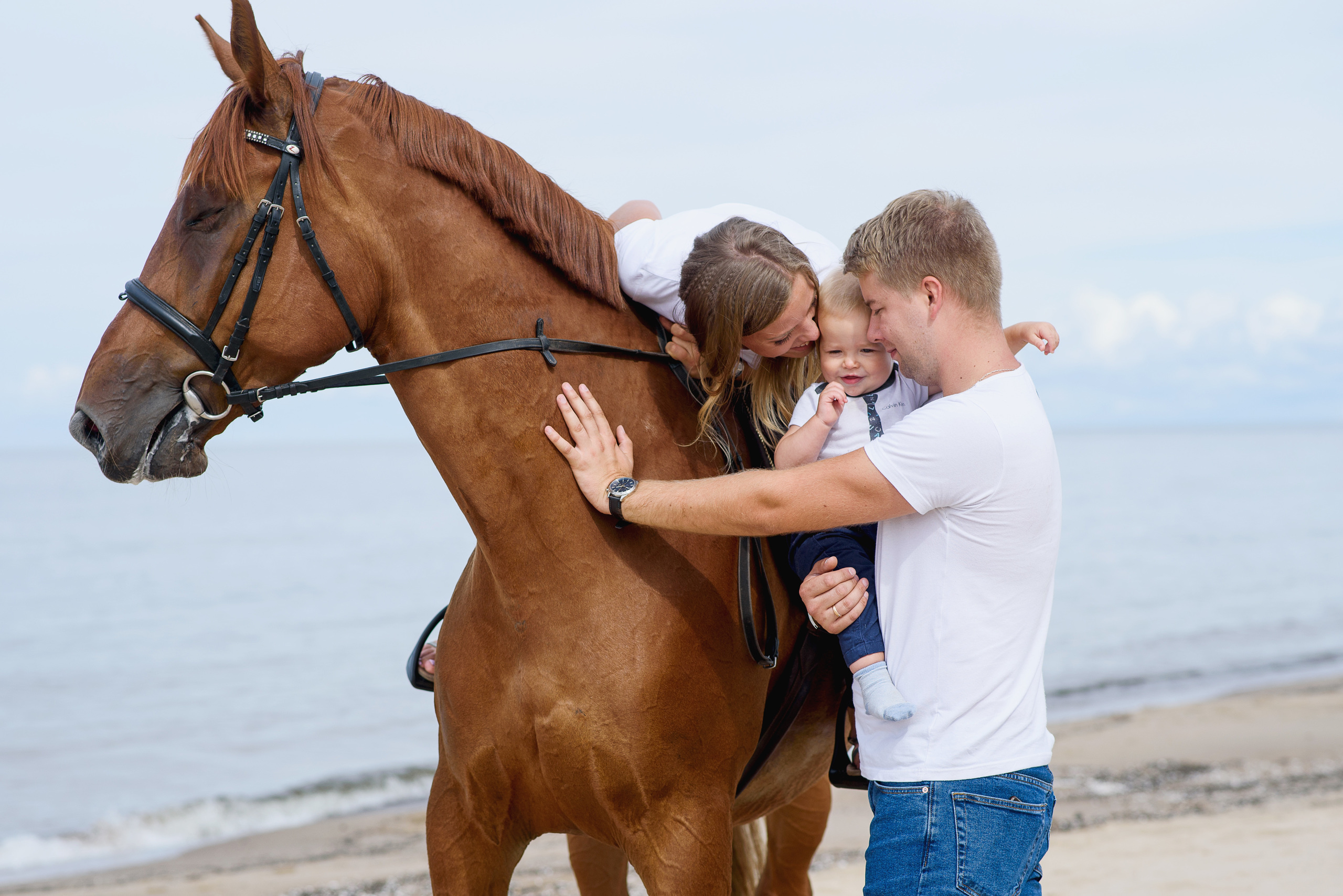 Ģimenes pastaiga. Kāzu un ģimenes fotogrāfs Rīgā Sergejs Getņikovs