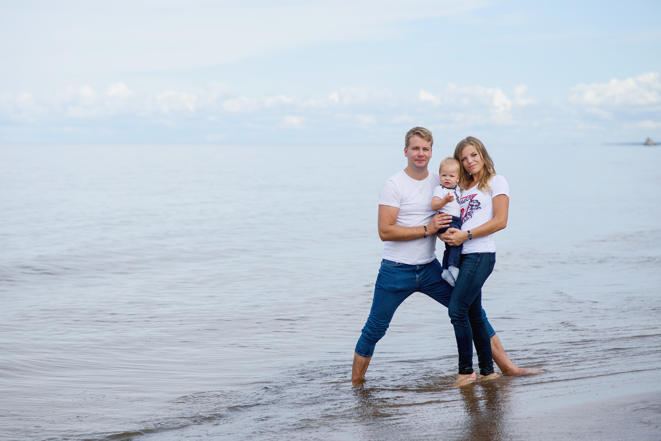 Ģimenes pastaiga. Kāzu un ģimenes fotogrāfs Rīgā Sergejs Getņikovs