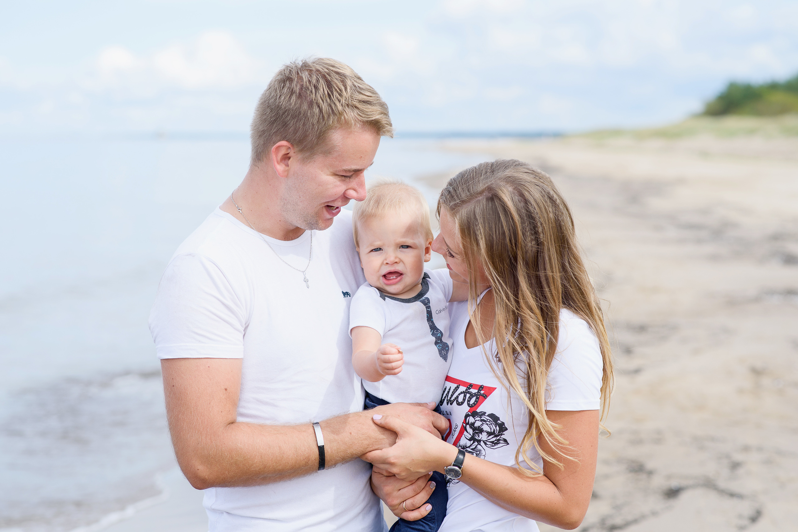 Ģimenes pastaiga. Kāzu un ģimenes fotogrāfs Rīgā Sergejs Getņikovs