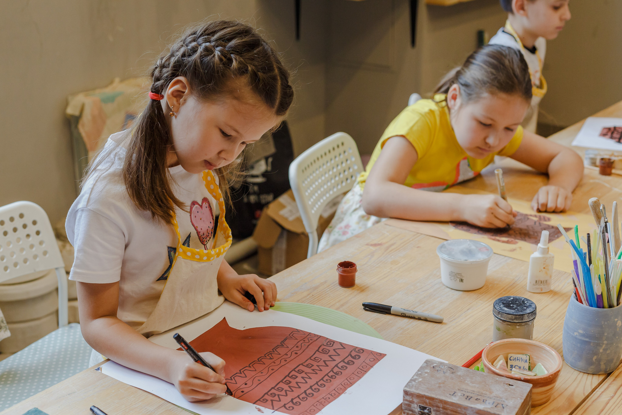 Campamento de verano infantil del taller de cerámica. Fotógrafo de retrato, familia y reportajes en Valencia | España | Europa Vitalii Lumier
