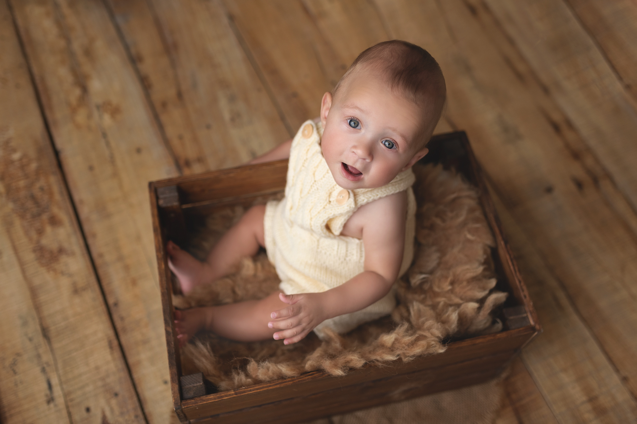 תינוקות מגיל חודשיים. צילומי הריון, ניו בורן, גיל שנה בראשון לציון -Jenya Rosso Photography