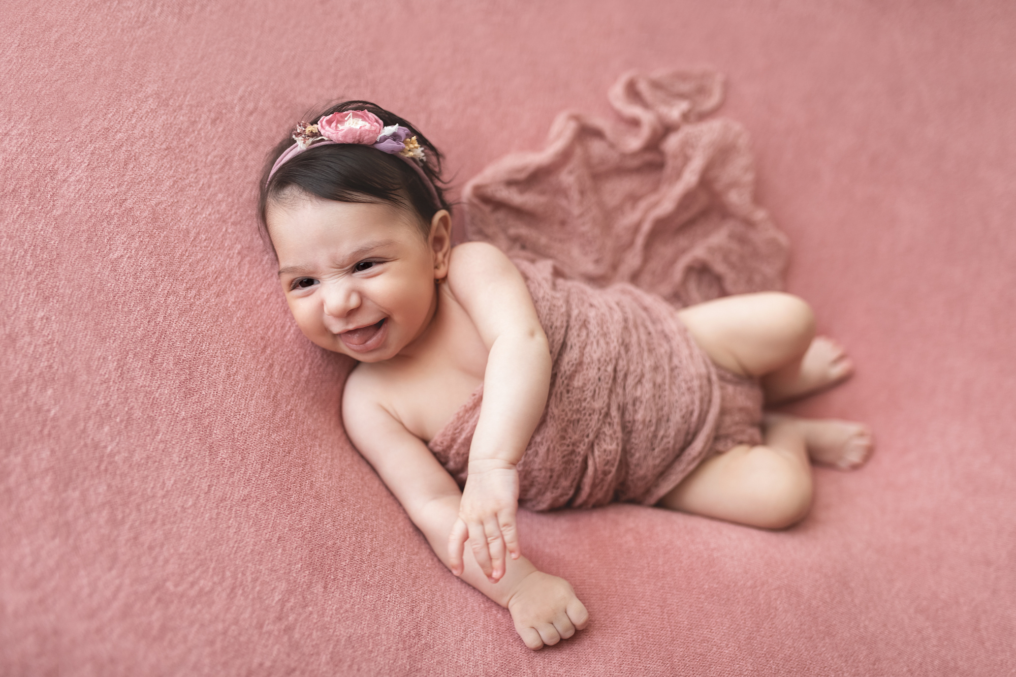 תינוקות מגיל חודשיים. צילומי הריון, ניו בורן, גיל שנה בראשון לציון -Jenya Rosso Photography