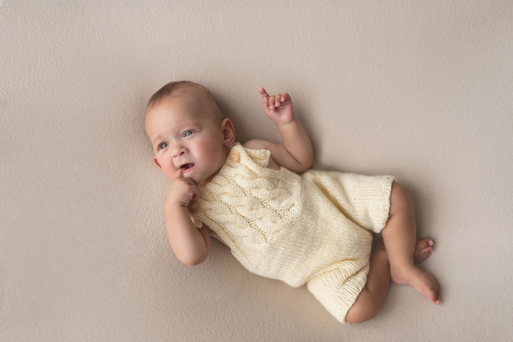 תינוקות מגיל חודשיים. צילומי הריון, ניו בורן, גיל שנה בראשון לציון -Jenya Rosso Photography