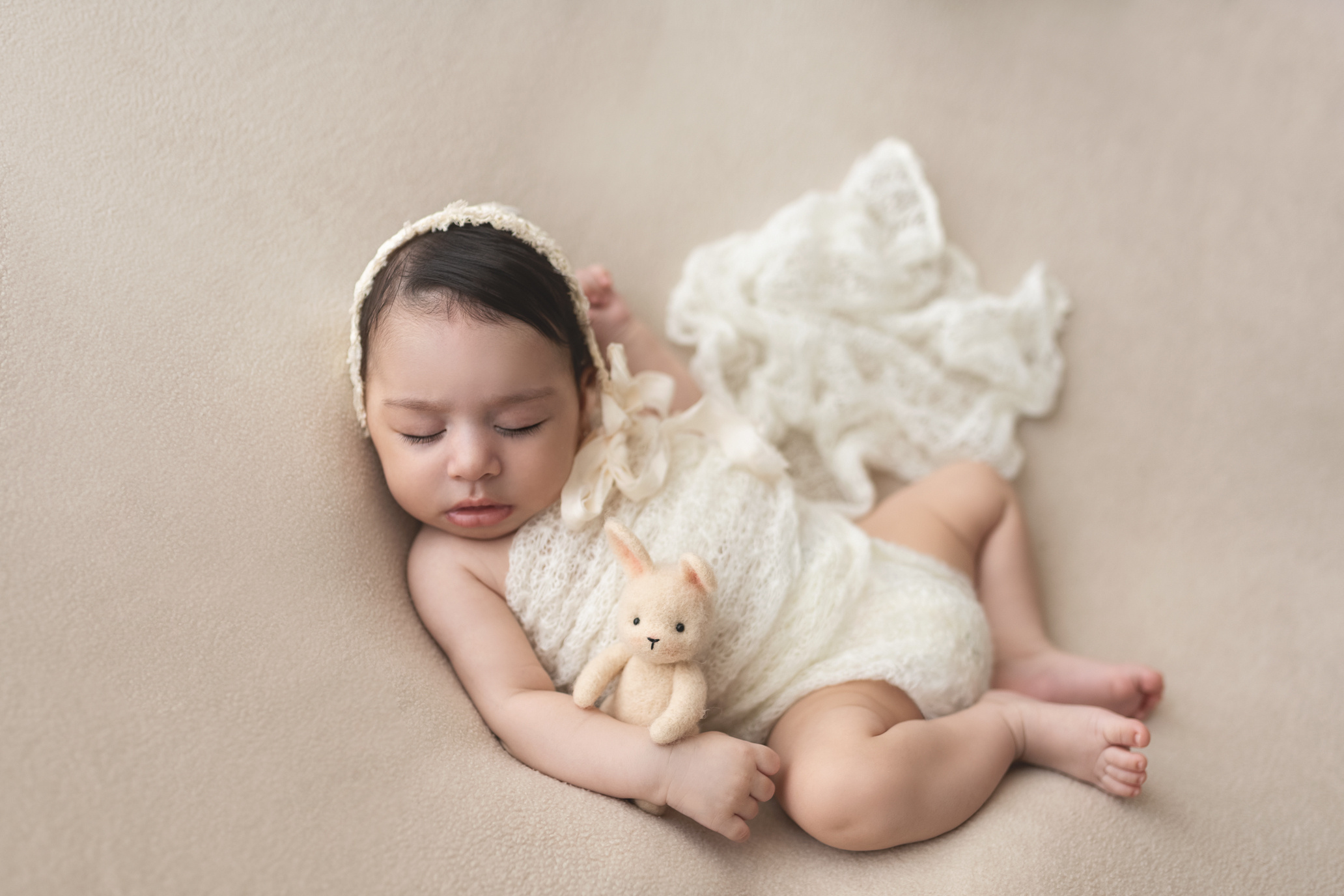 תינוקות מגיל חודשיים. צילומי הריון, ניו בורן, גיל שנה בראשון לציון -Jenya Rosso Photography