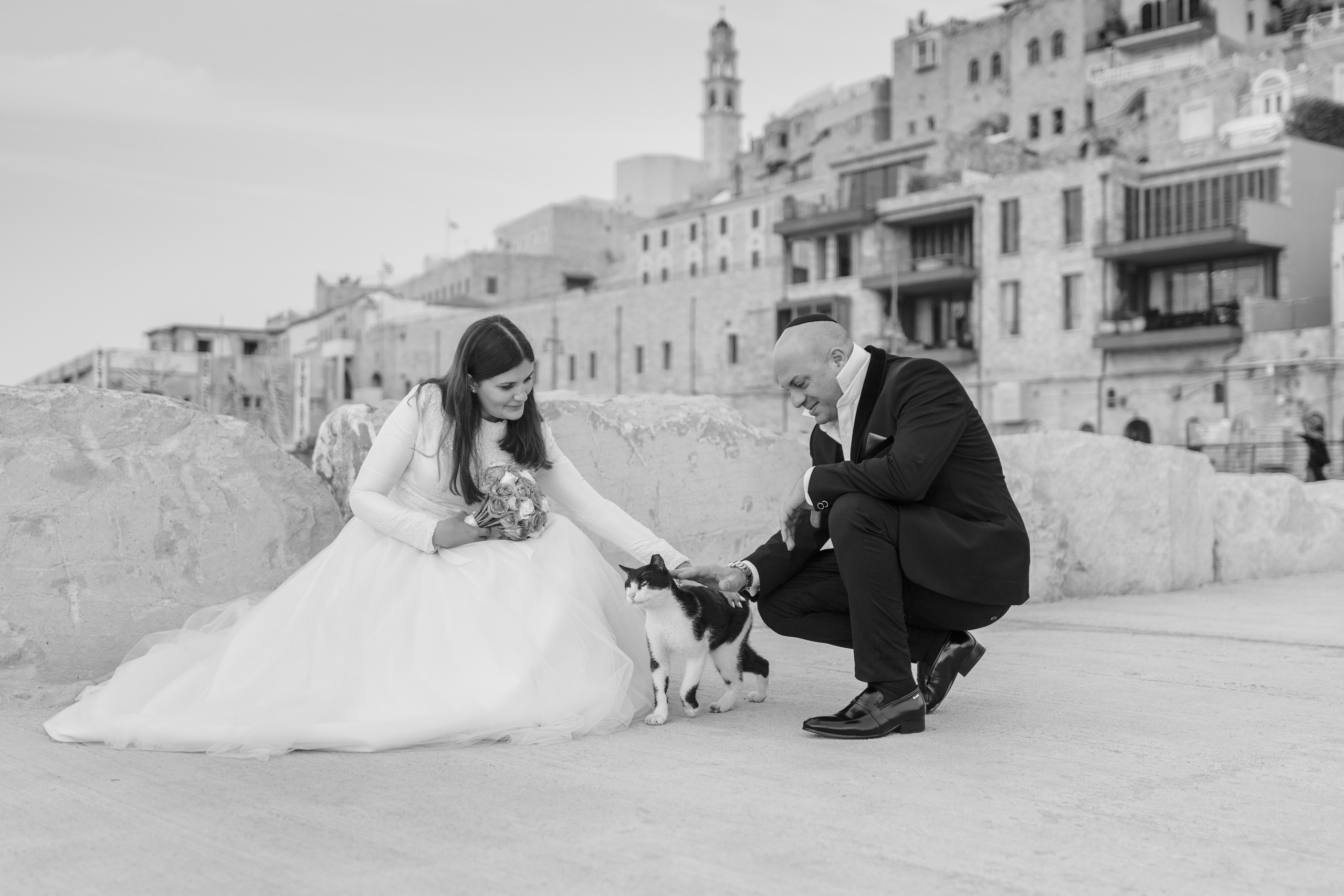 Wedding walk in Jaffa, Hana & Hen. Porto Travel Photographer | Couples & Vacation Photos in Portugal — WePortugal