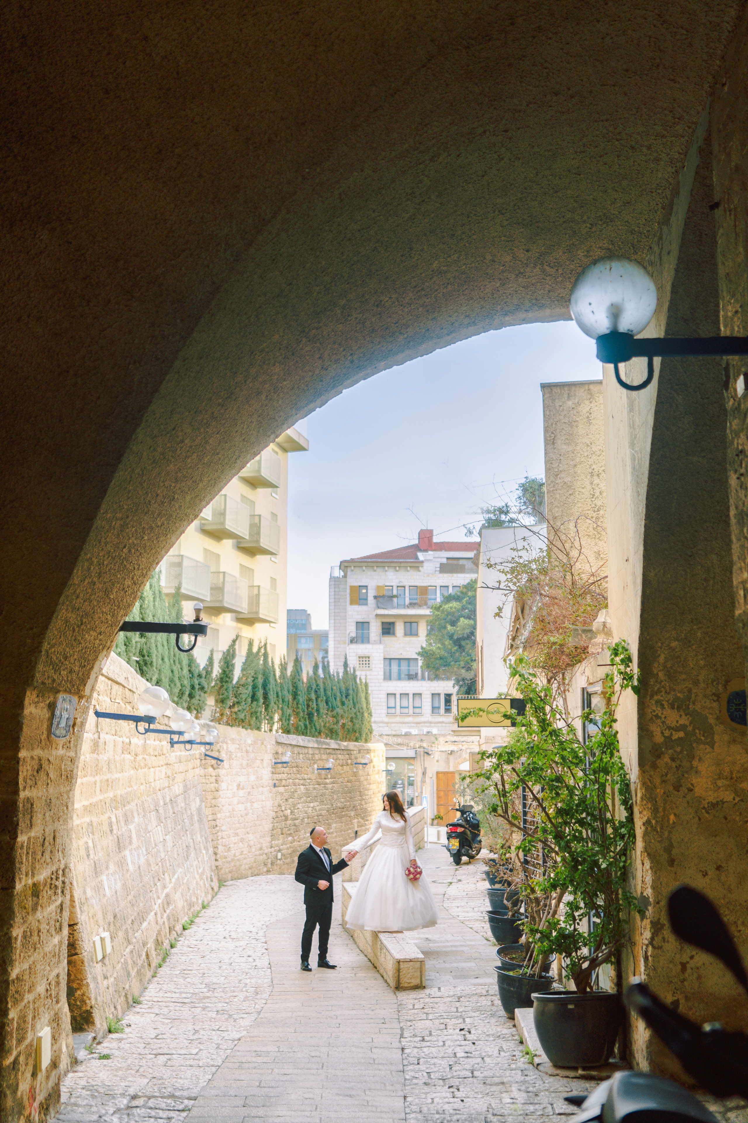 Wedding walk in Jaffa, Hana & Hen. Porto Travel Photographer | Couples & Vacation Photos in Portugal — WePortugal