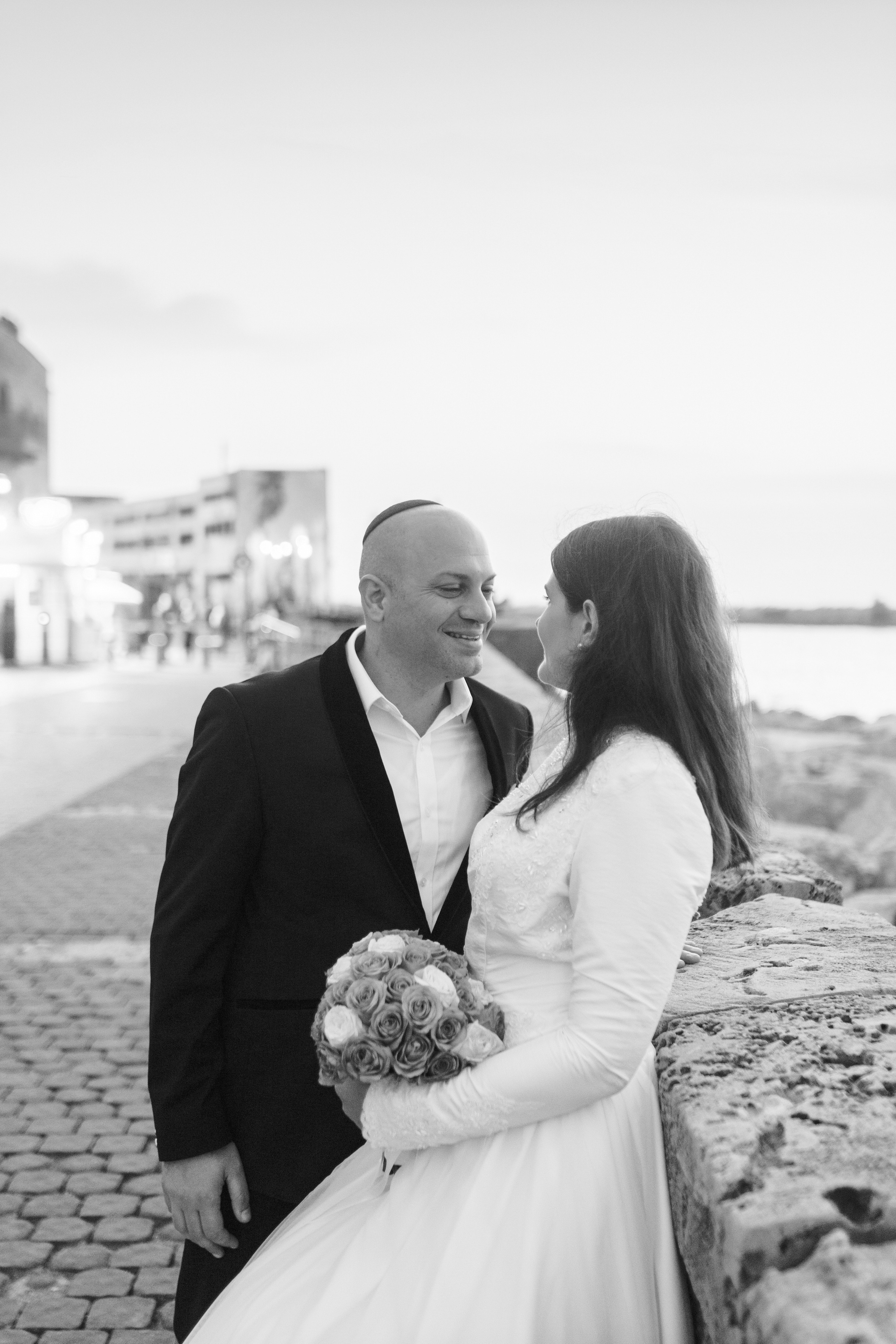 Wedding walk in Jaffa, Hana & Hen. Porto Travel Photographer | Couples & Vacation Photos in Portugal — WePortugal