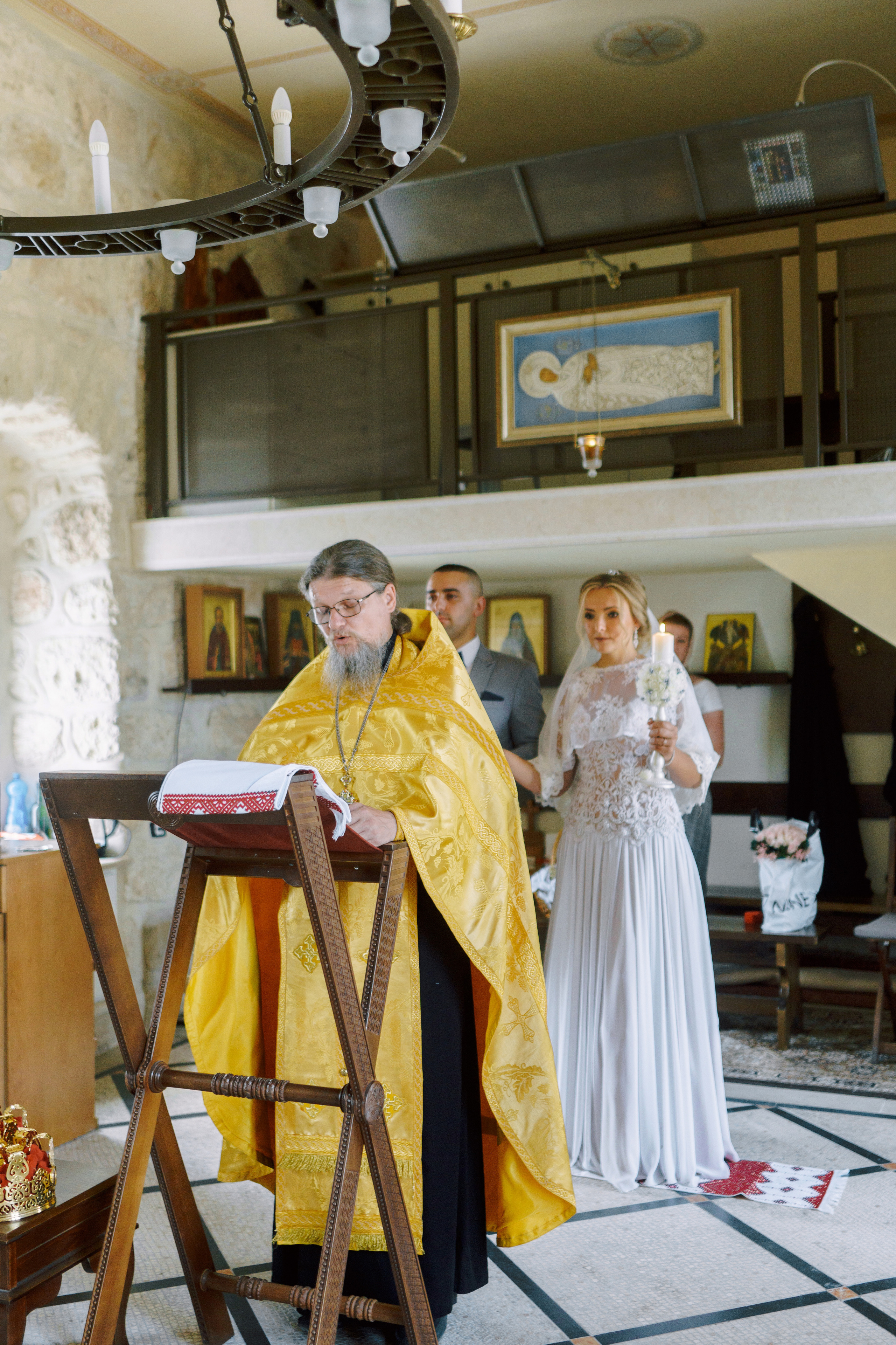 Church wedding of beautiful couple in Israel, Ivan & Kristina. Porto Travel Photographer | Couples & Vacation Photos in Portugal — WePortugal