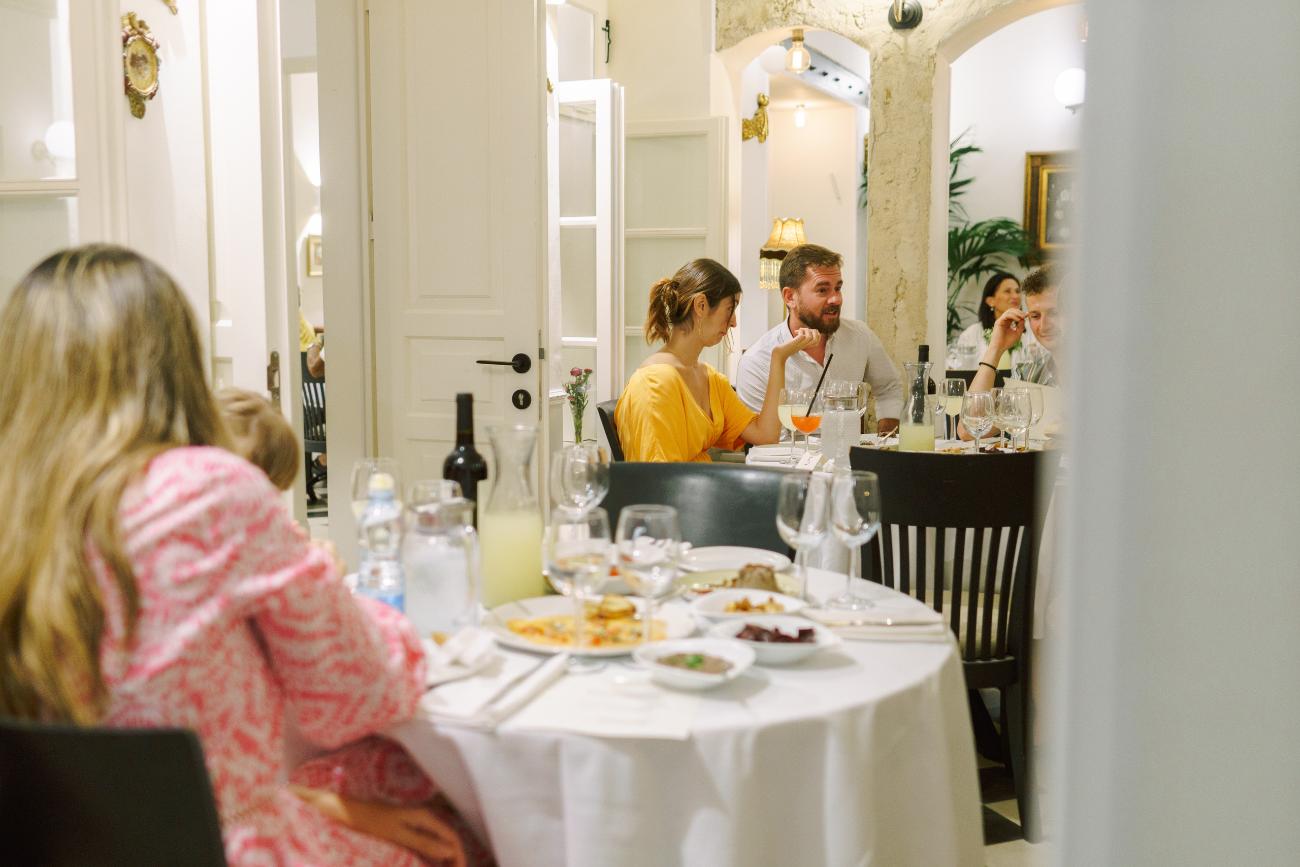 Xenia & Roy. Porto Travel Photographer | Couples & Vacation Photos in Portugal — WePortugal