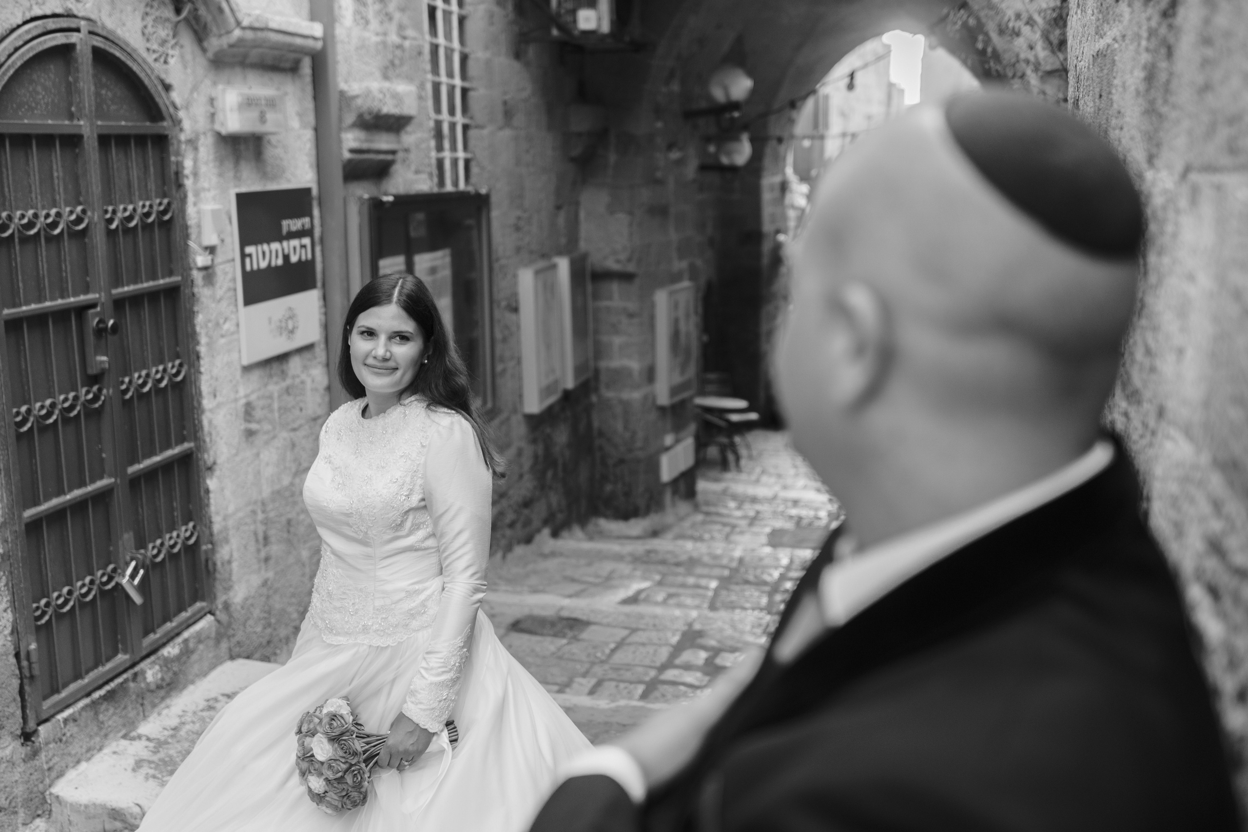 Wedding walk in Jaffa, Hana & Hen. Porto Travel Photographer | Couples & Vacation Photos in Portugal — WePortugal