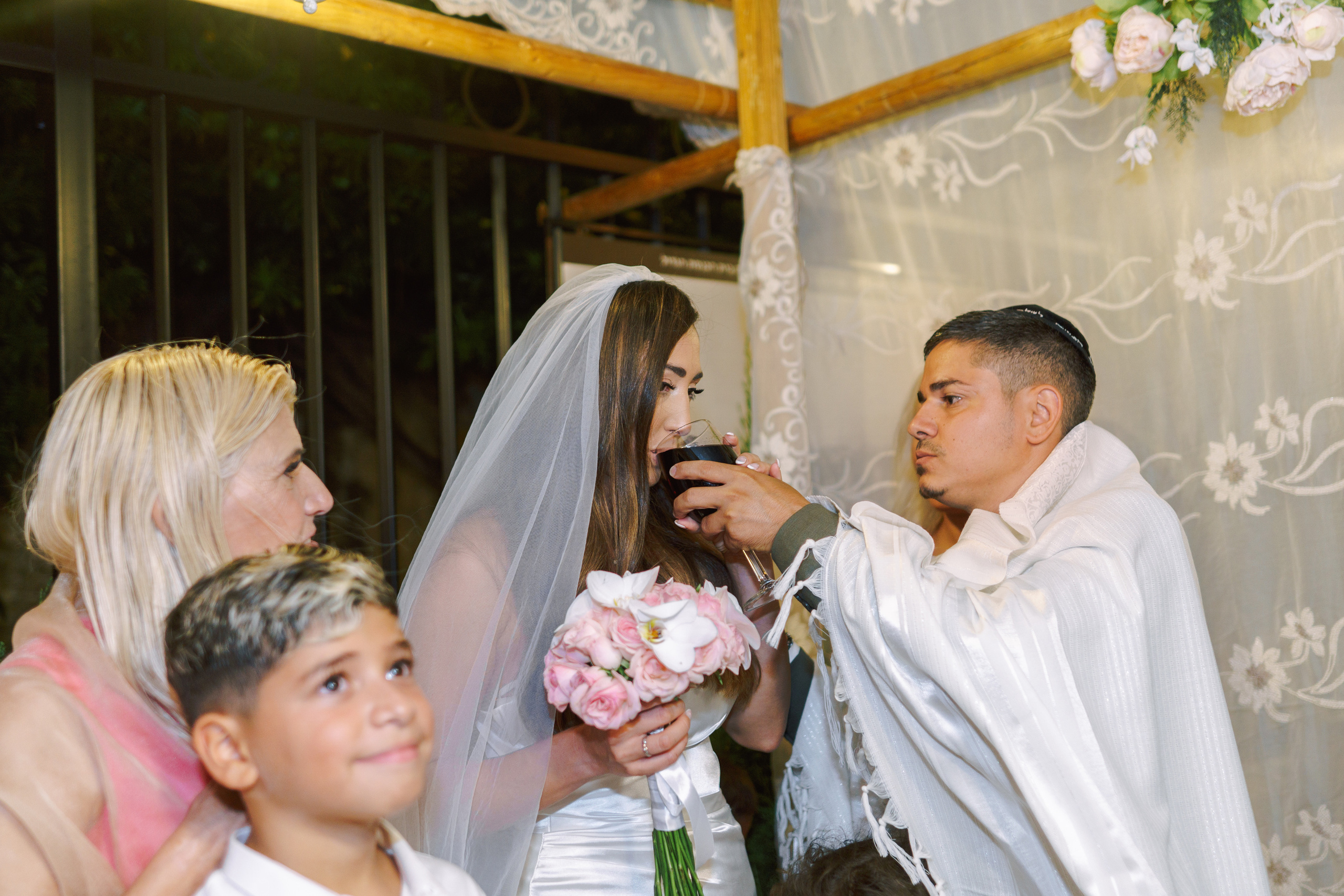 Xenia & Roy. Porto Travel Photographer | Couples & Vacation Photos in Portugal — WePortugal