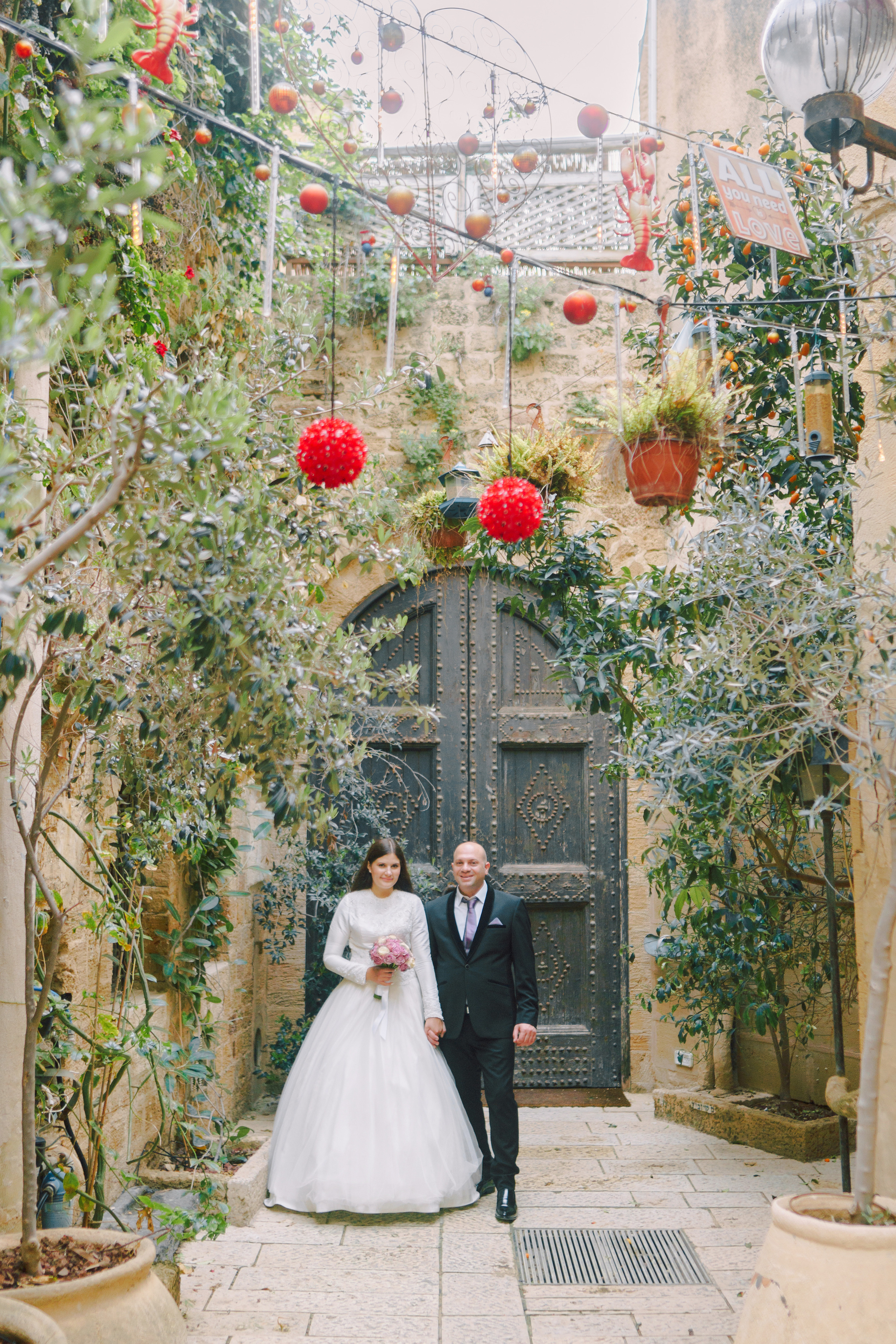 Wedding walk in Jaffa, Hana & Hen. Porto Travel Photographer | Couples & Vacation Photos in Portugal — WePortugal