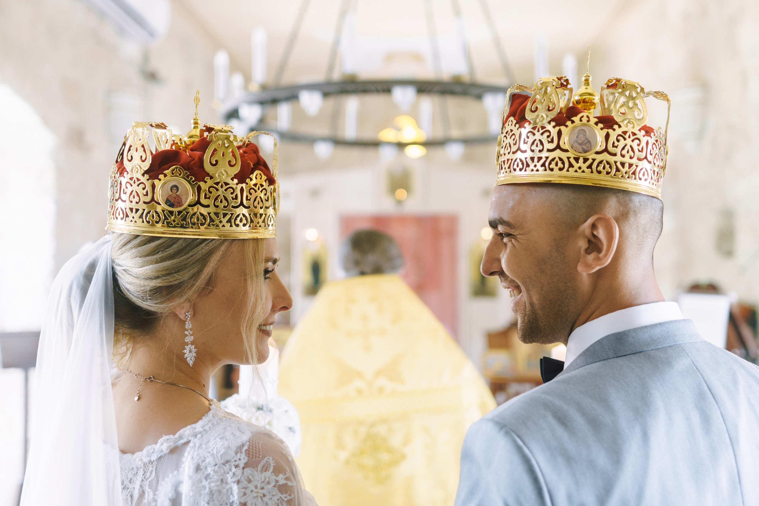Church wedding of beautiful couple in Israel, Ivan & Kristina. Porto Travel Photographer | Couples & Vacation Photos in Portugal — WePortugal