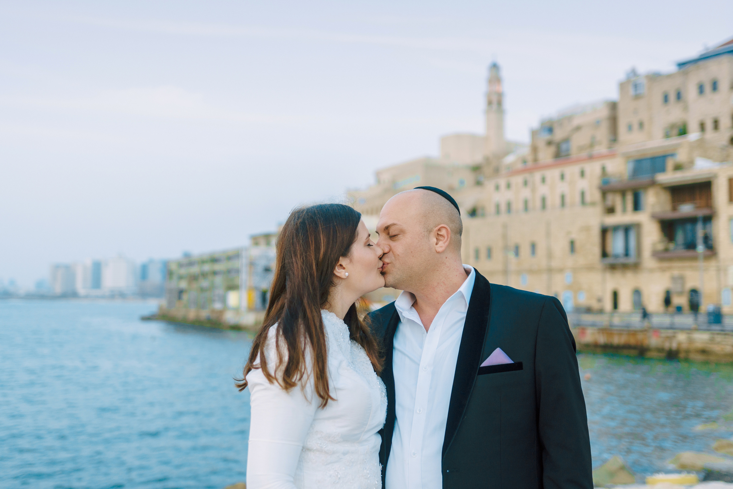 Wedding walk in Jaffa, Hana & Hen. Porto Travel Photographer | Couples & Vacation Photos in Portugal — WePortugal
