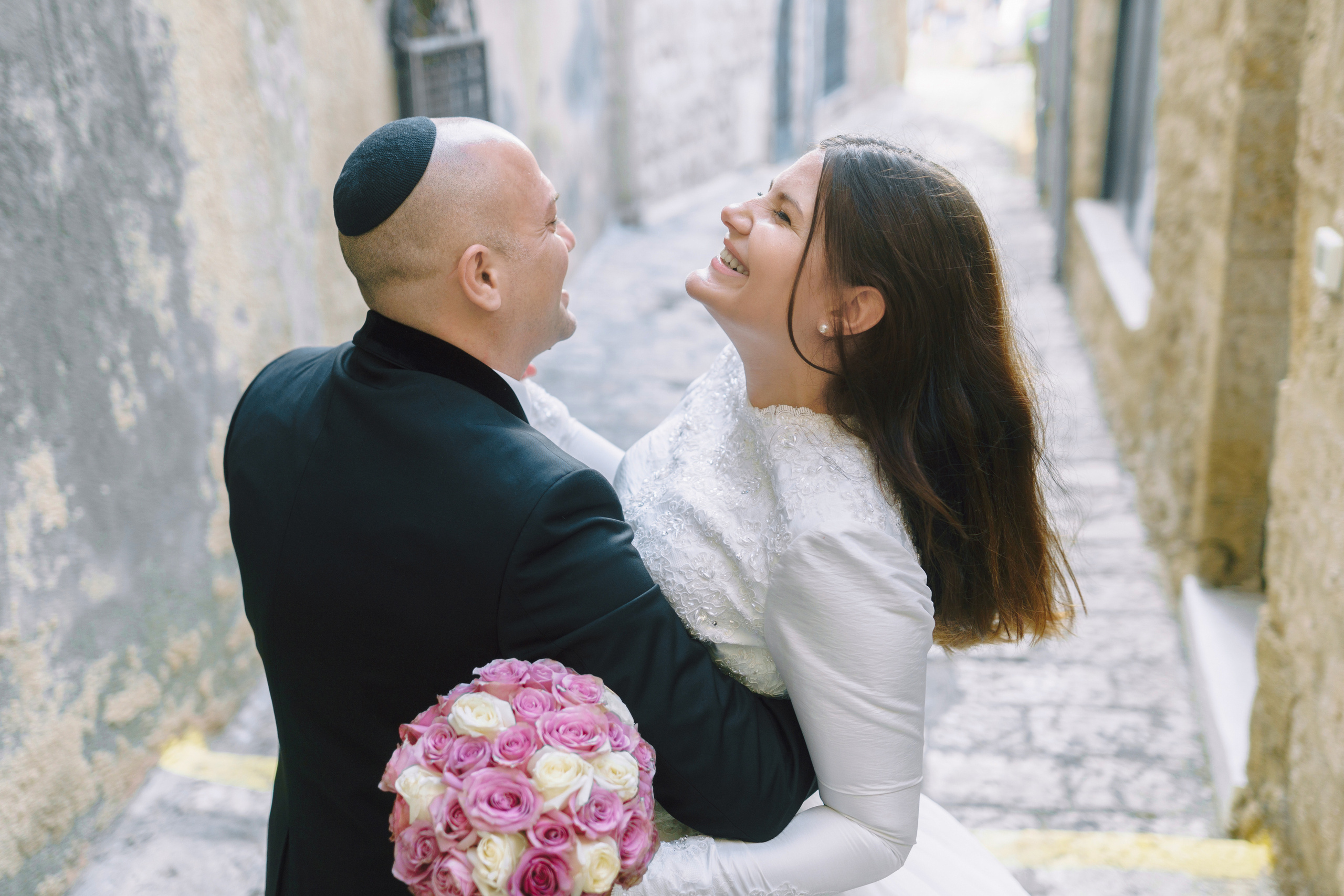 Wedding walk in Jaffa, Hana & Hen. Porto Travel Photographer | Couples & Vacation Photos in Portugal — WePortugal