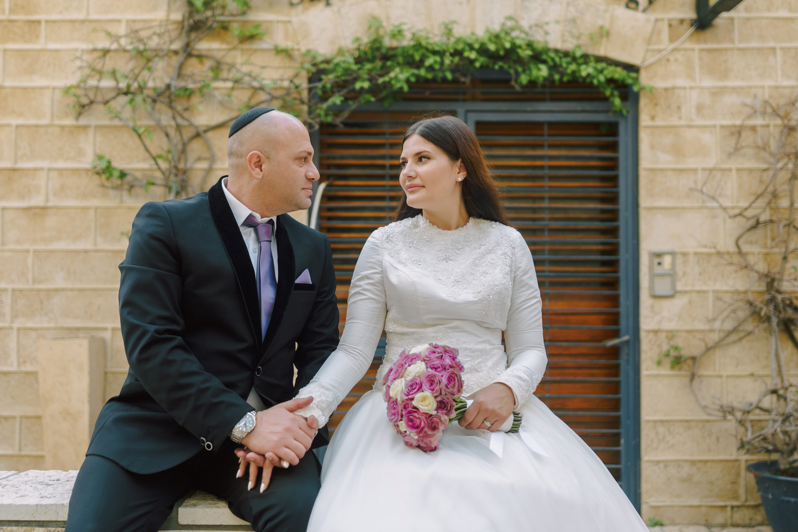Wedding walk in Jaffa, Hana & Hen. Porto Travel Photographer | Couples & Vacation Photos in Portugal — WePortugal