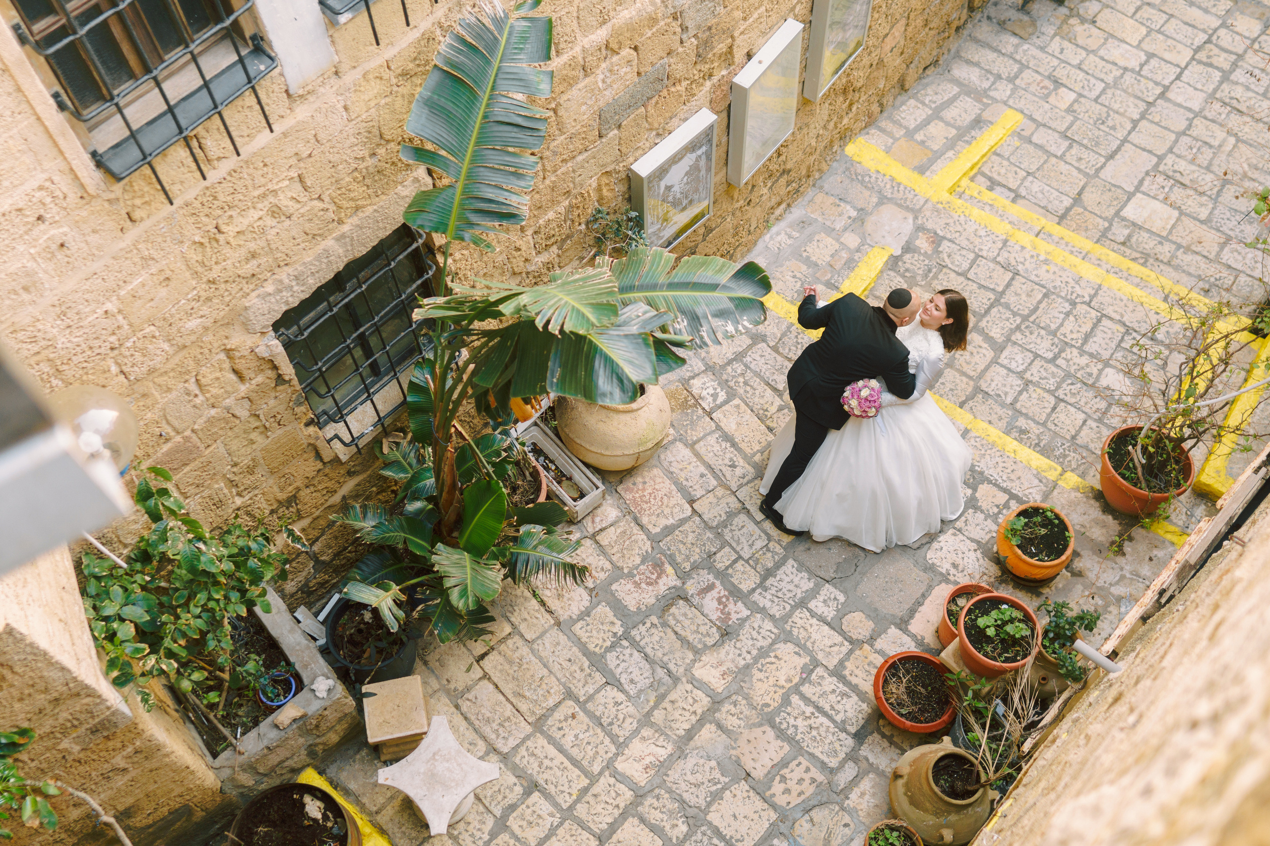 Wedding walk in Jaffa, Hana & Hen. Porto Travel Photographer | Couples & Vacation Photos in Portugal — WePortugal