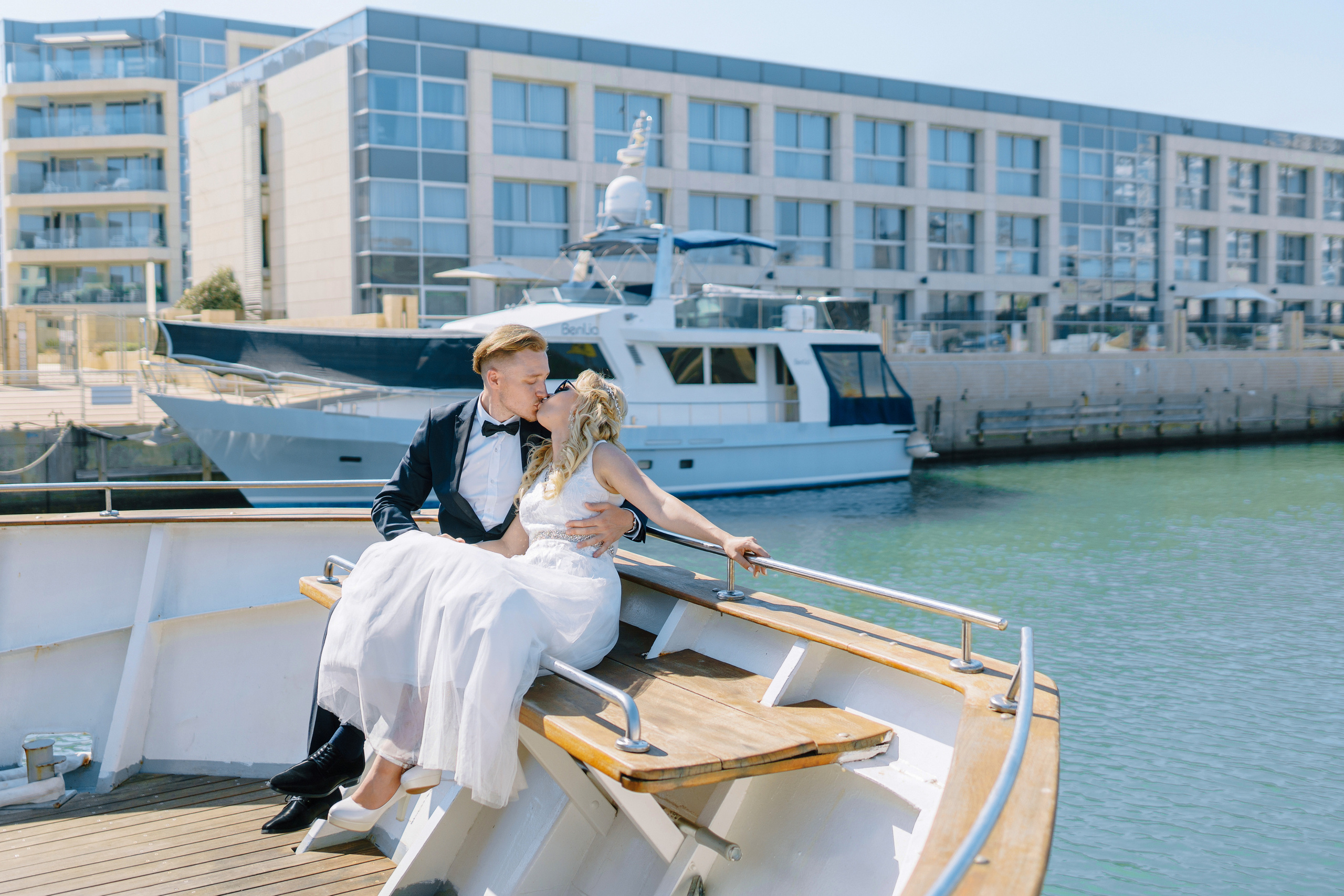 Wedding on a yacht in Herzliya, Alexander & Yelena. Porto Travel Photographer | Couples & Vacation Photos in Portugal — WePortugal