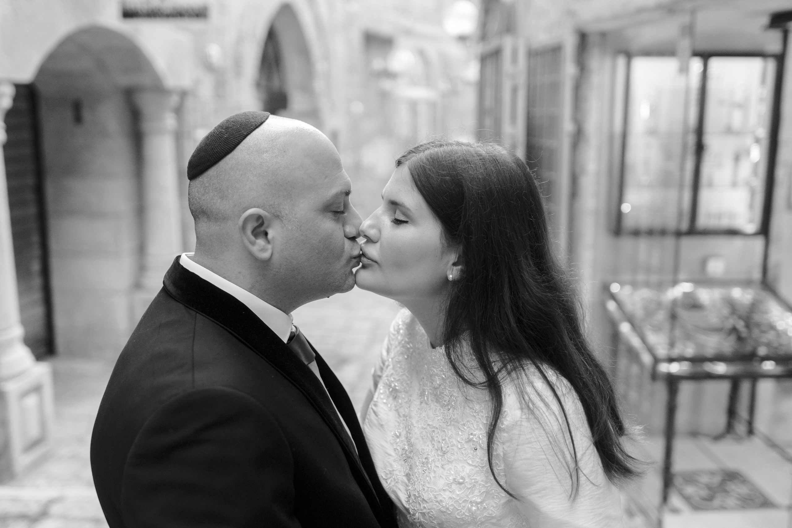 Wedding walk in Jaffa, Hana & Hen. Porto Travel Photographer | Couples & Vacation Photos in Portugal — WePortugal