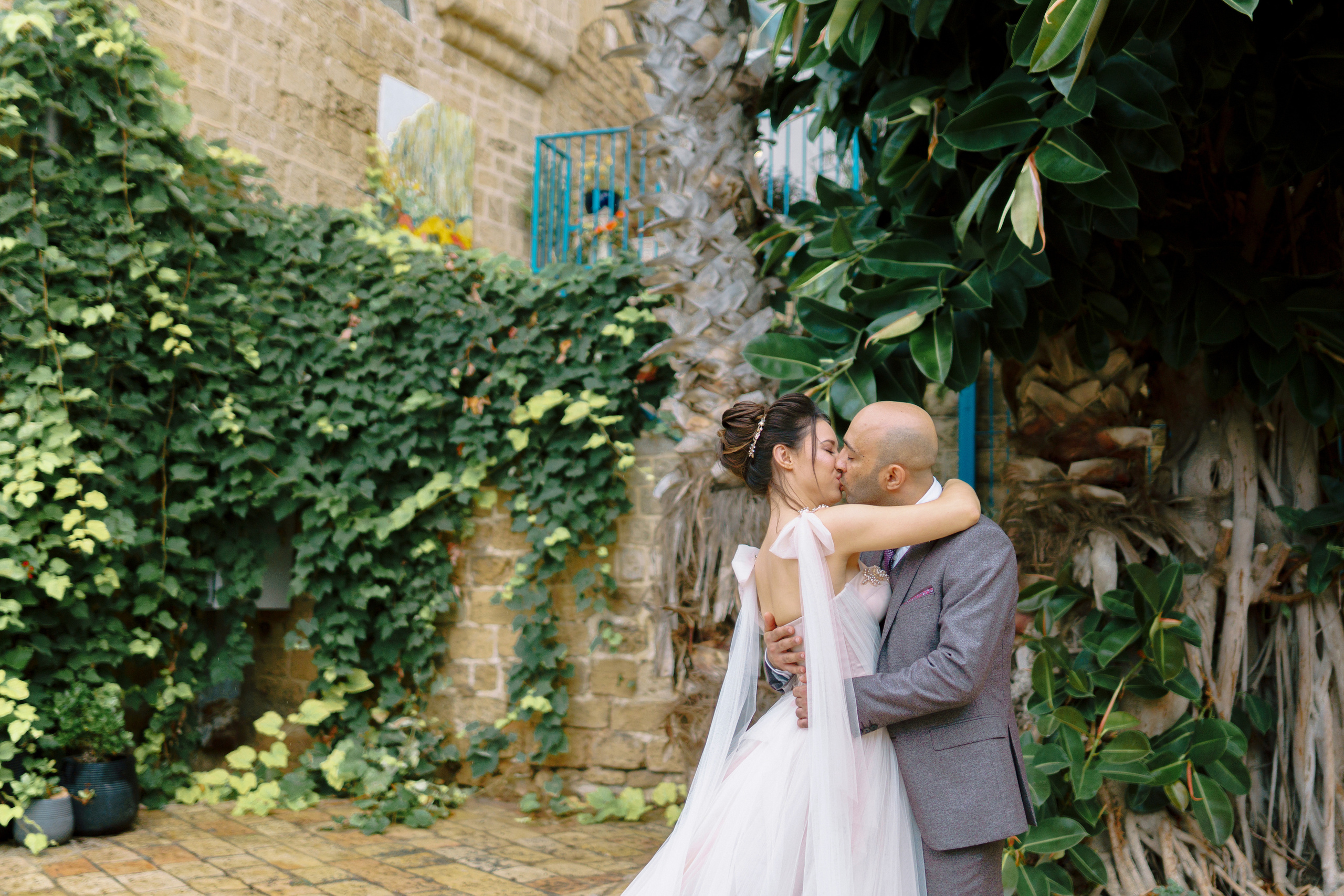 Сharming wedding in Jaffa, Ruslan & Yulia. Porto Travel Photographer | Couples & Vacation Photos in Portugal — WePortugal