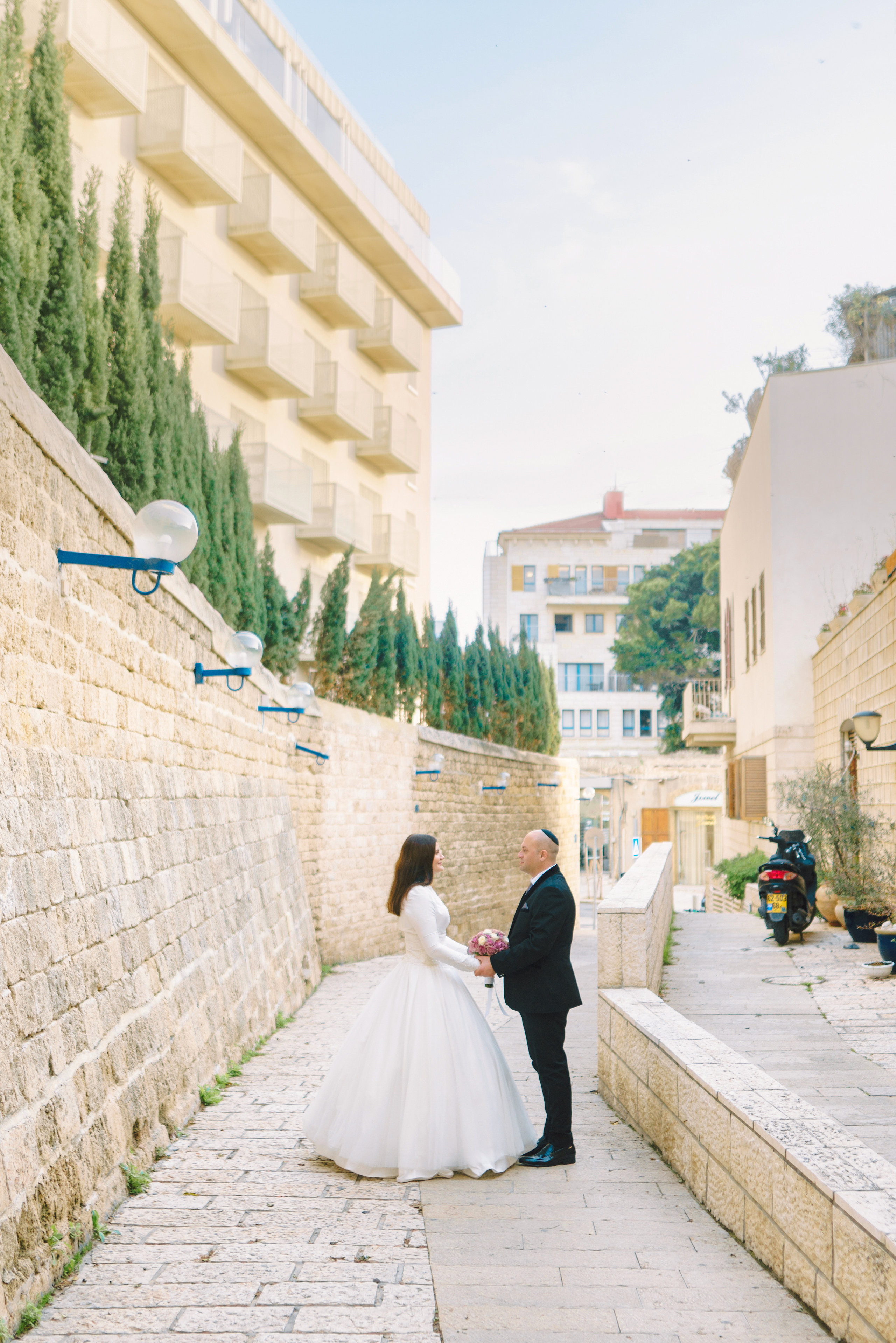 Wedding walk in Jaffa, Hana & Hen. Porto Travel Photographer | Couples & Vacation Photos in Portugal — WePortugal