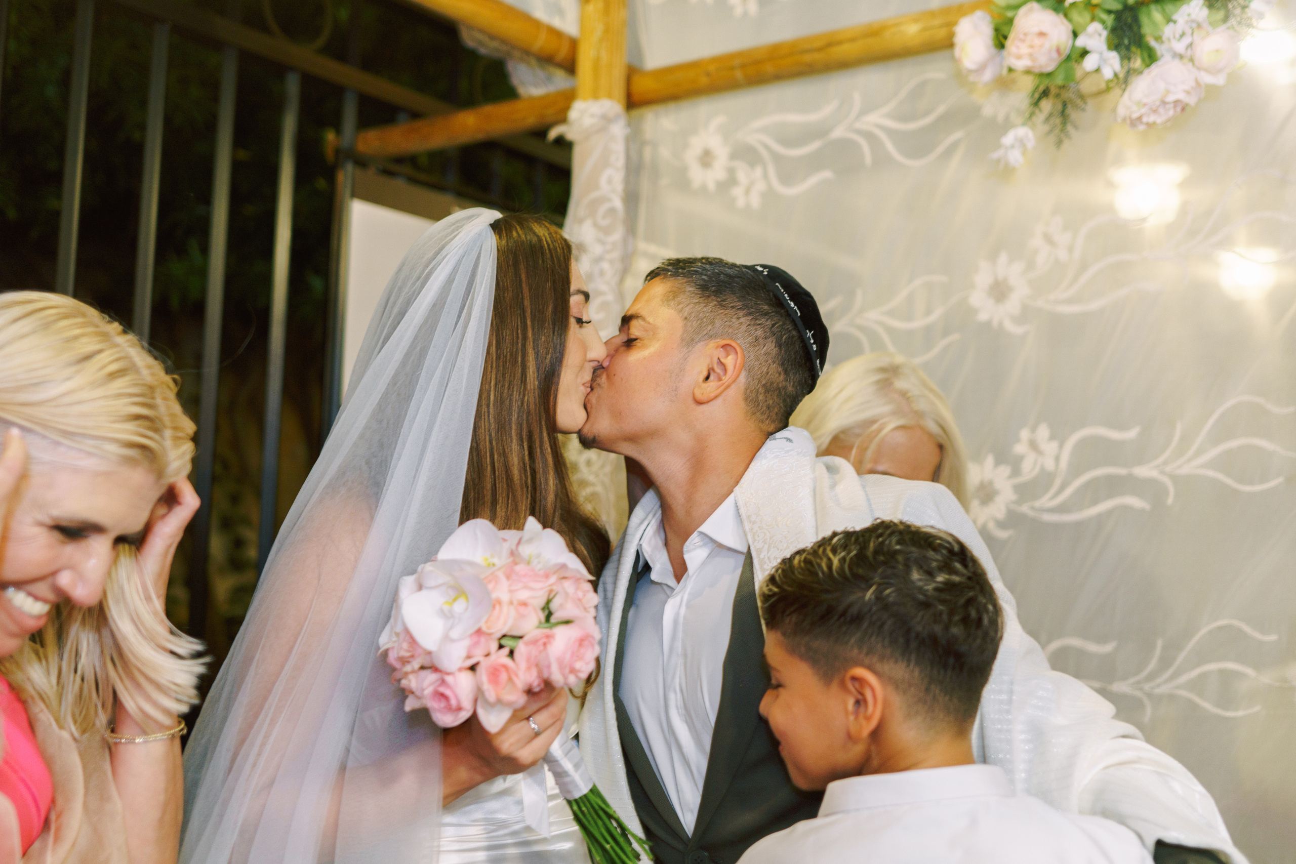 Xenia & Roy. Porto Travel Photographer | Couples & Vacation Photos in Portugal — WePortugal